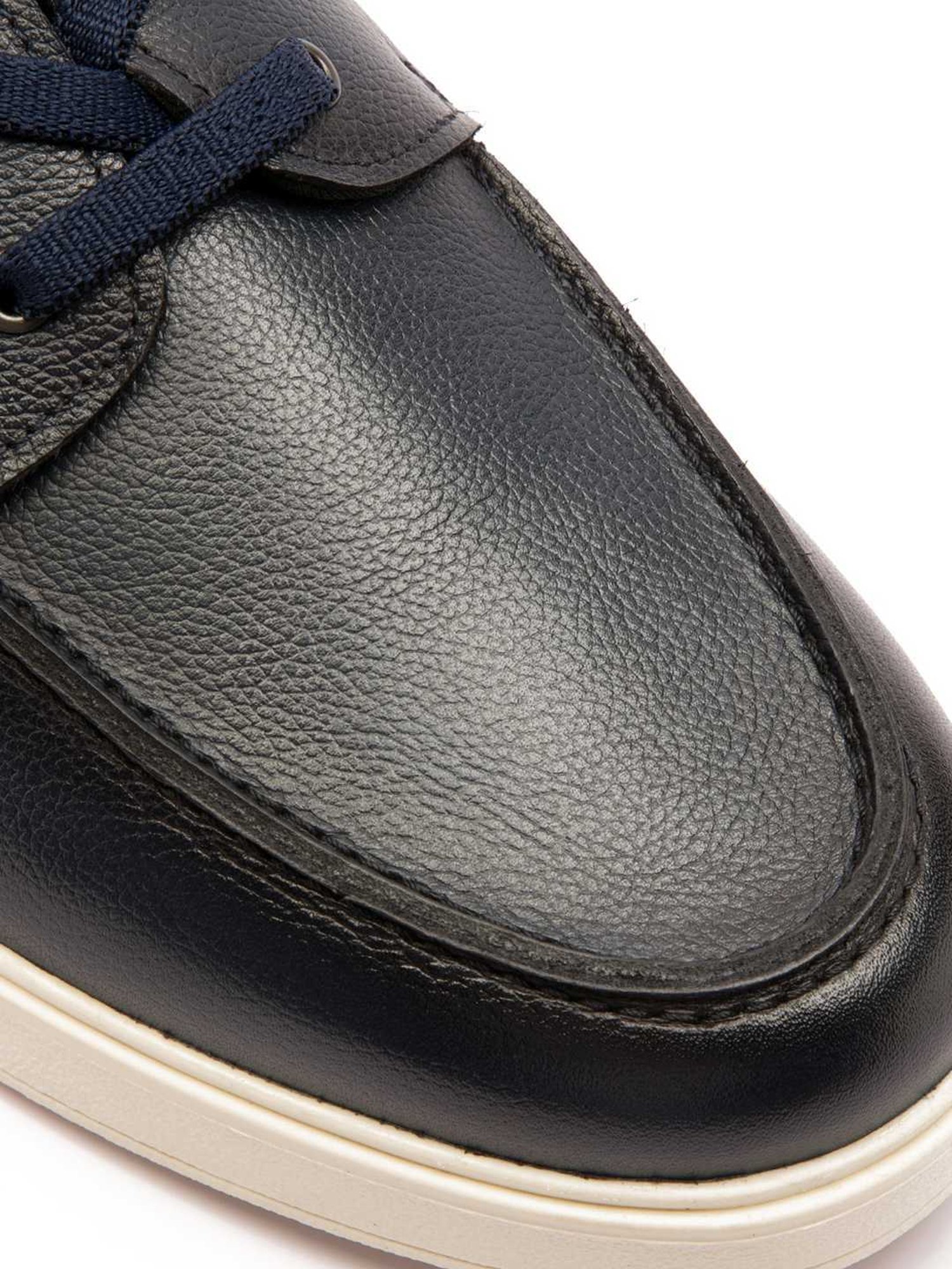 Thomas Crick Men's Navy Boat Shoes