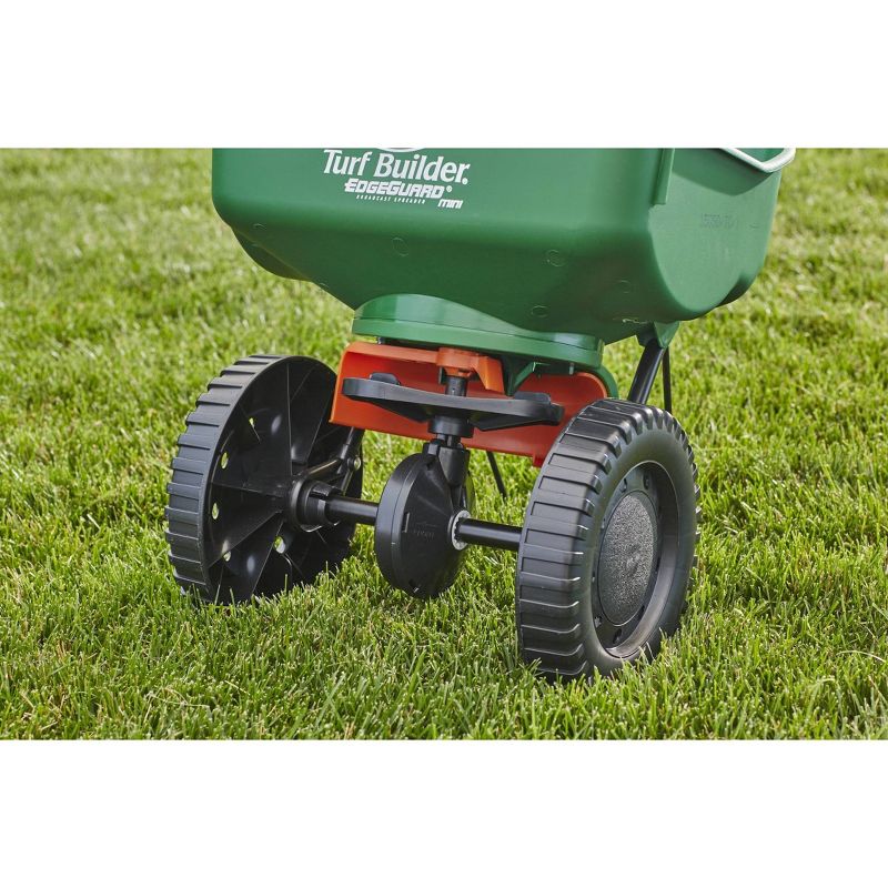 Scotts Turf Builder Edgeguard Mini Broadcast Spreader