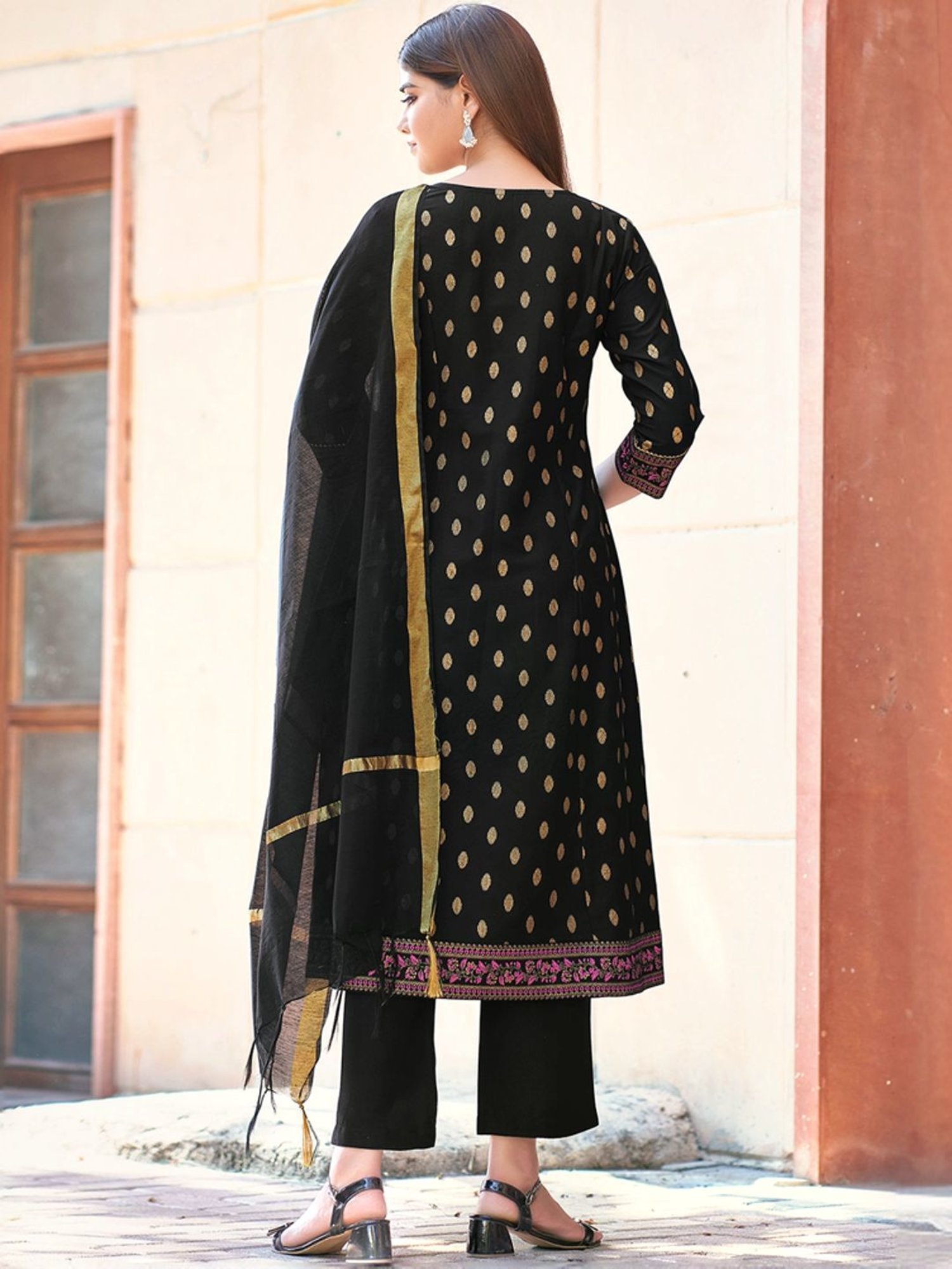 Skylee Black Floral Print Kurta Pant Set With Dupatta