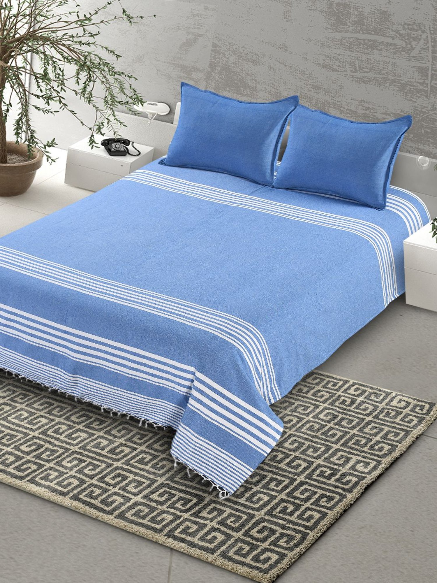 Saral Home Abstract Blue 155 TC Cotton King Sized Bed Sheet with 2 Pillow Covers