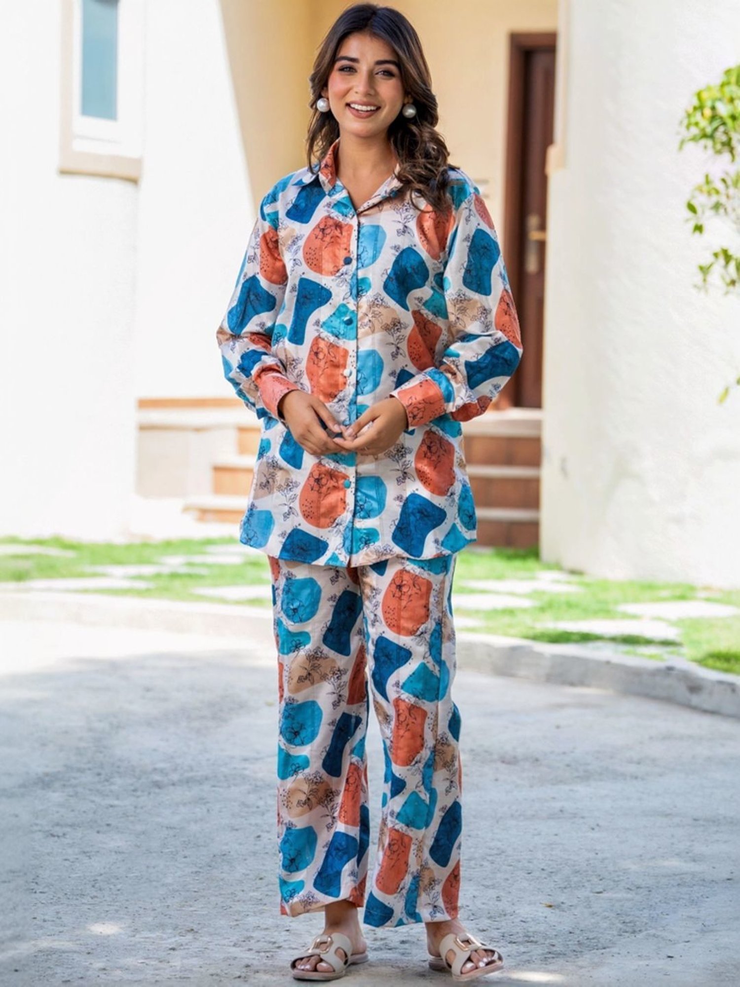HOUSE OF JAMOTI White & Blue Printed Tunic Palazzo Set