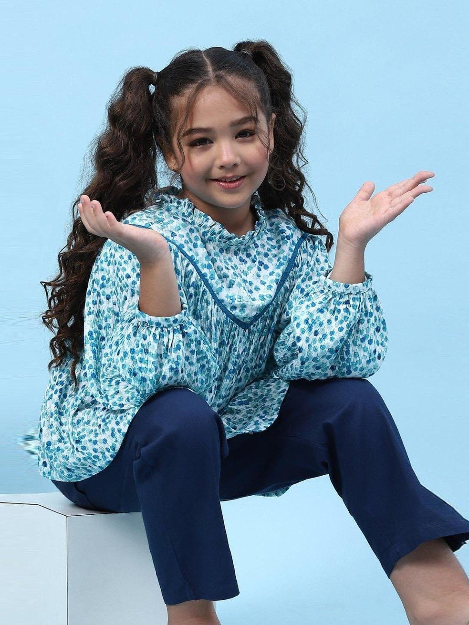 LilPicks Kids Teal Solid Crop Top