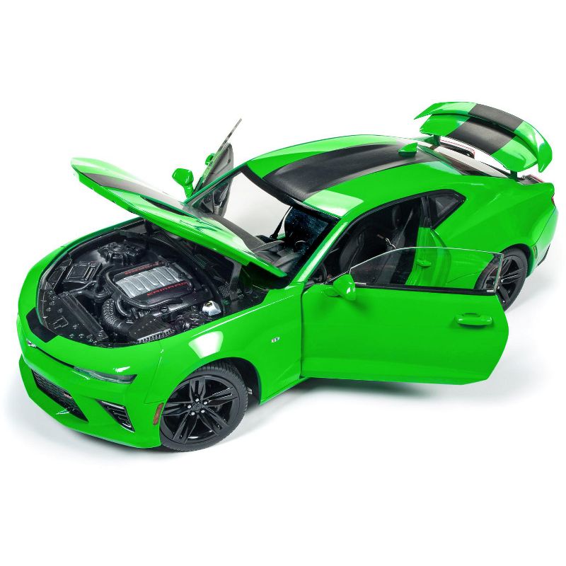 2017 Chevrolet Camaro SS Green Limited Edition to 1002 pieces Worldwide 1/18 Diecast Model Car by Autoworld