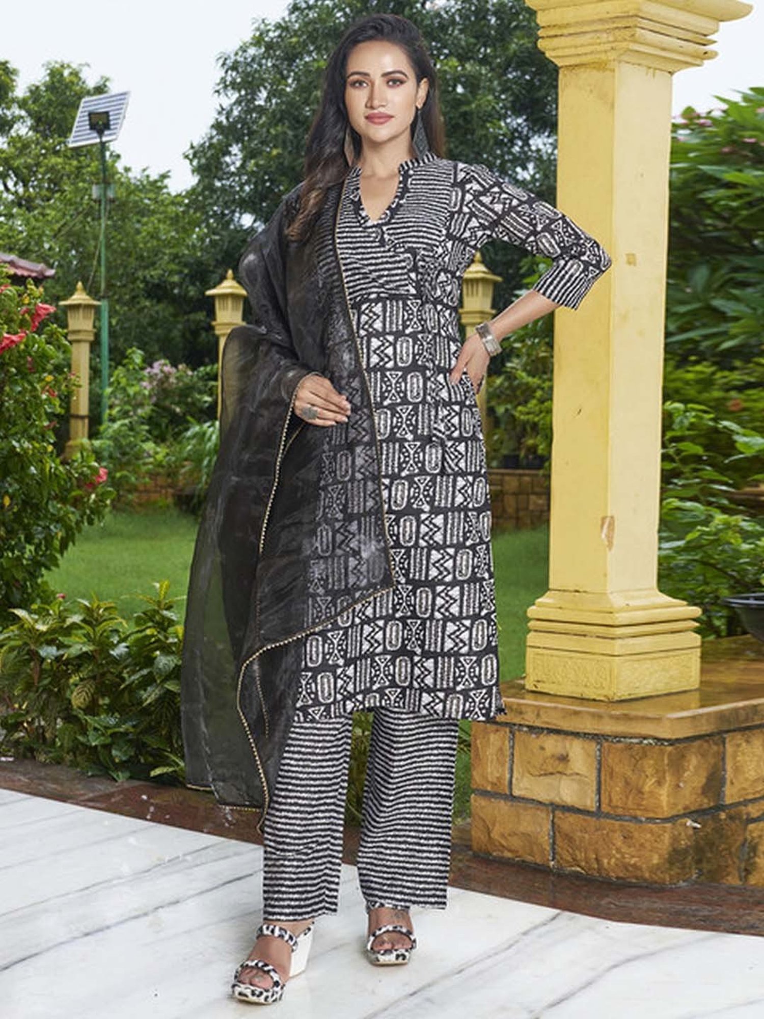 Skylee Black & White Printed Kurta Palazzo Set With Dupatta