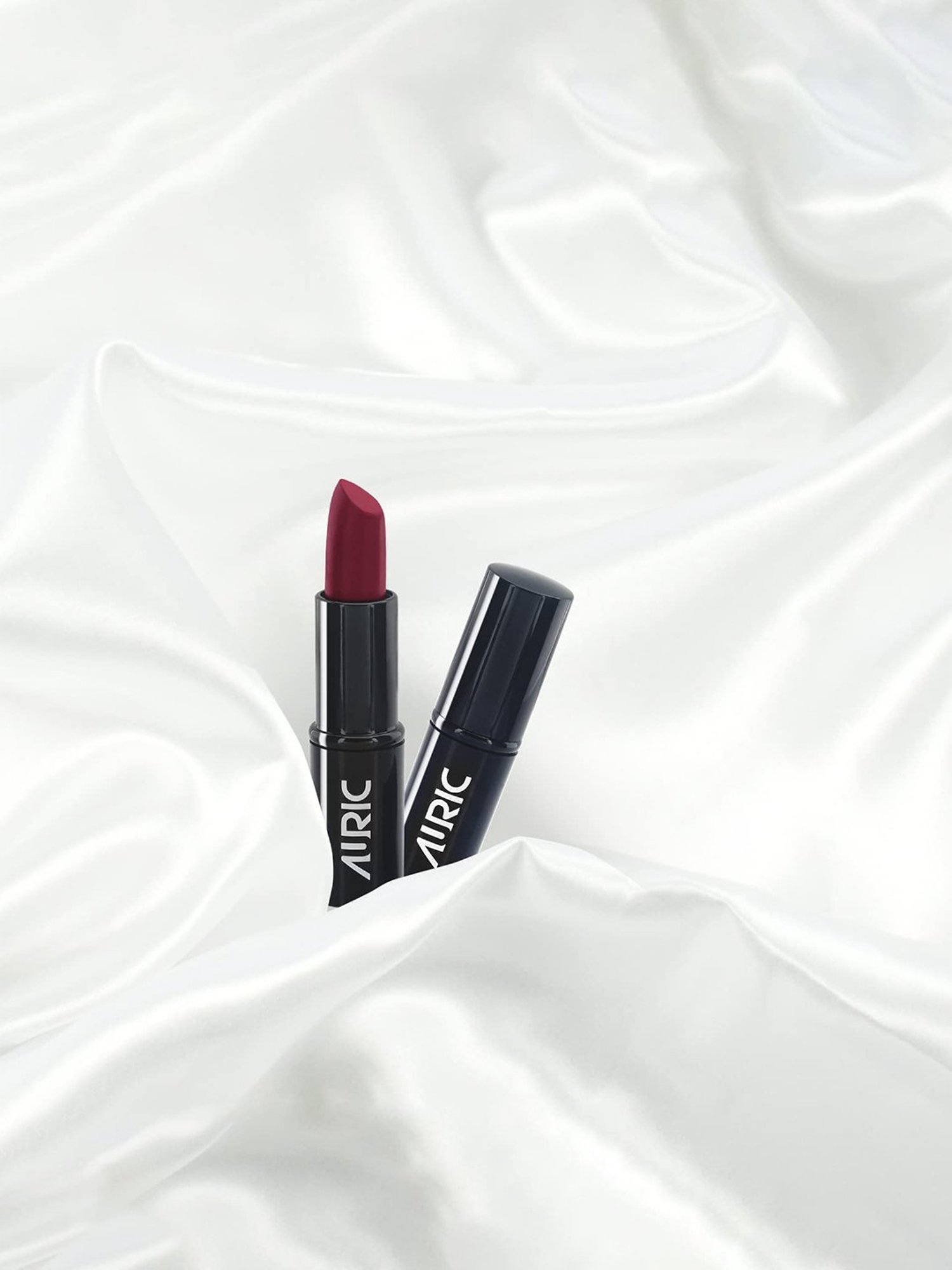 Auric Beauty MoistureLock Lipstick Hot Plum - 4 gm