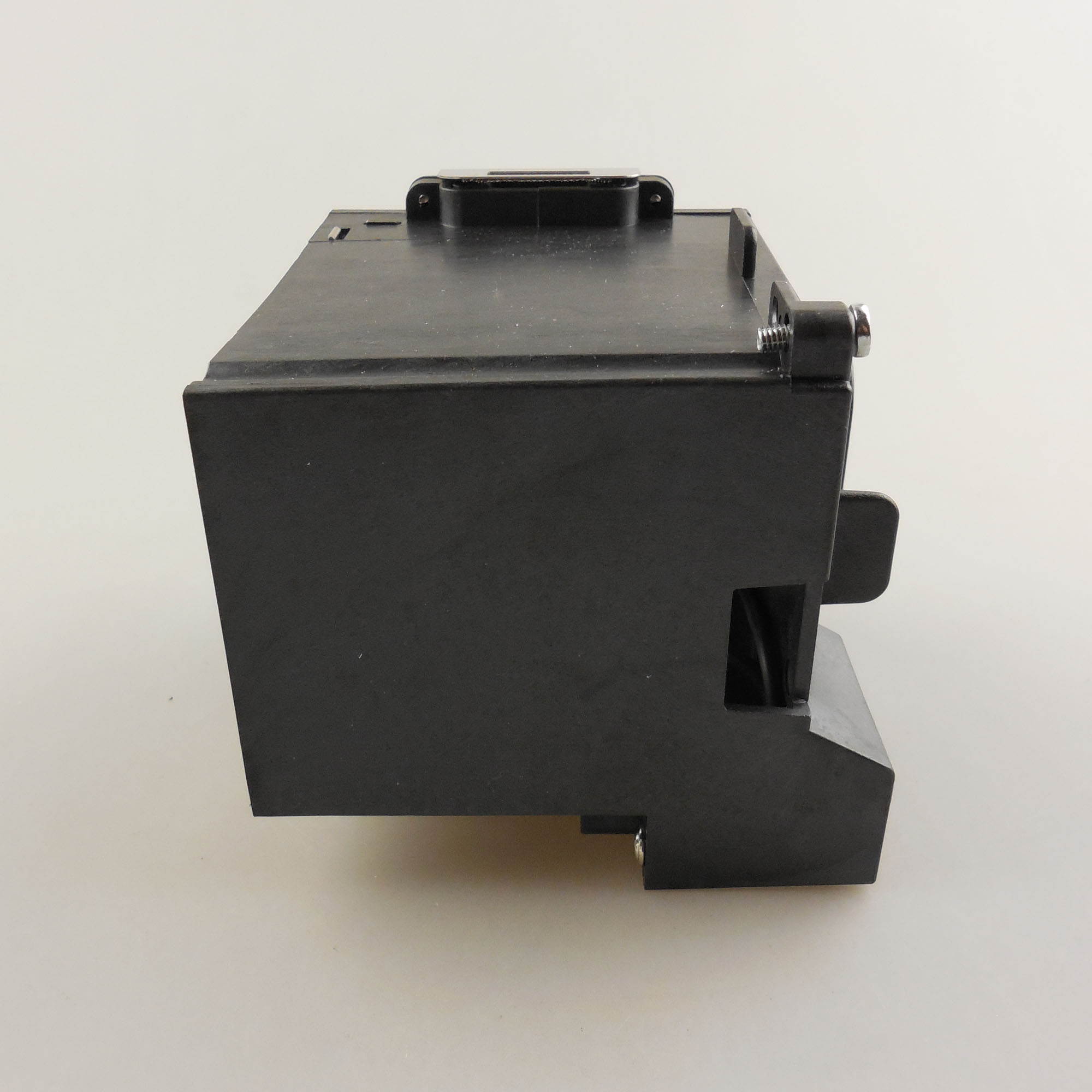 Replacement Projector Lamp/bulb POA-LMP104/POALMP104 for SANYO PLC-WF20 / PLC-XF70 / PLV-WF20