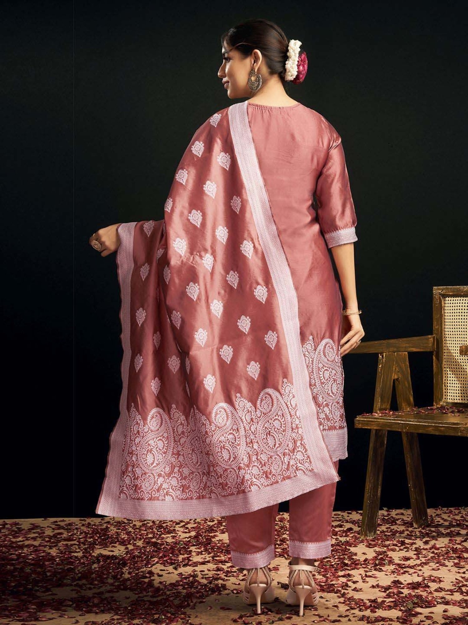 Skylee Pink Woven Pattern Kurta Pant Set With Dupatta