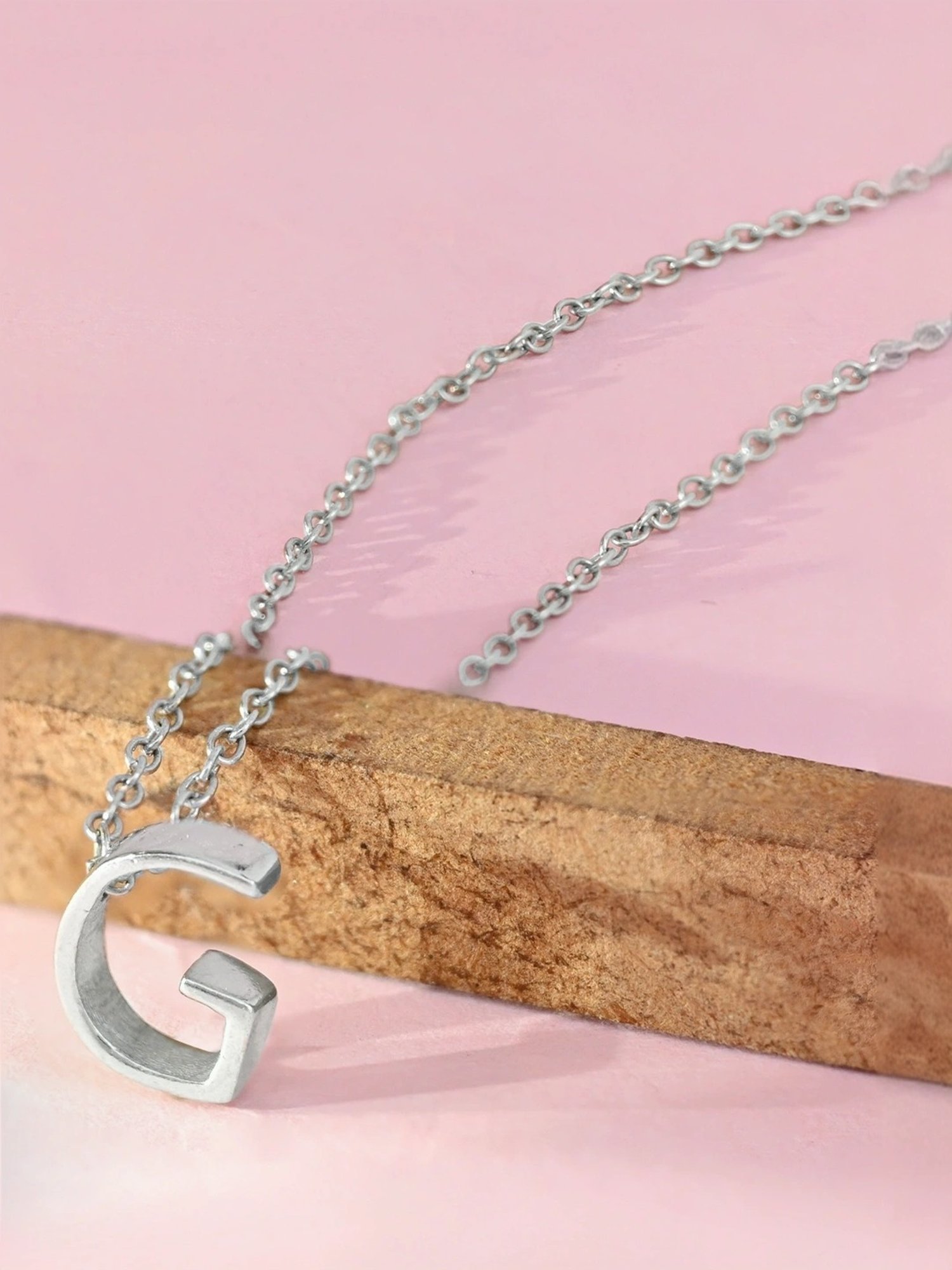 Touch925 Sterling Silver Gleaming G Initial Chain Pendant