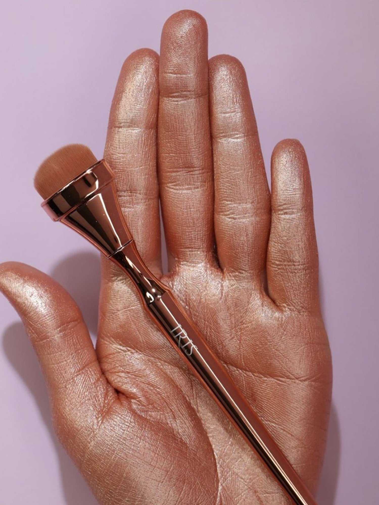 Iris Cosmetics Luminous HD Highlighter Brush