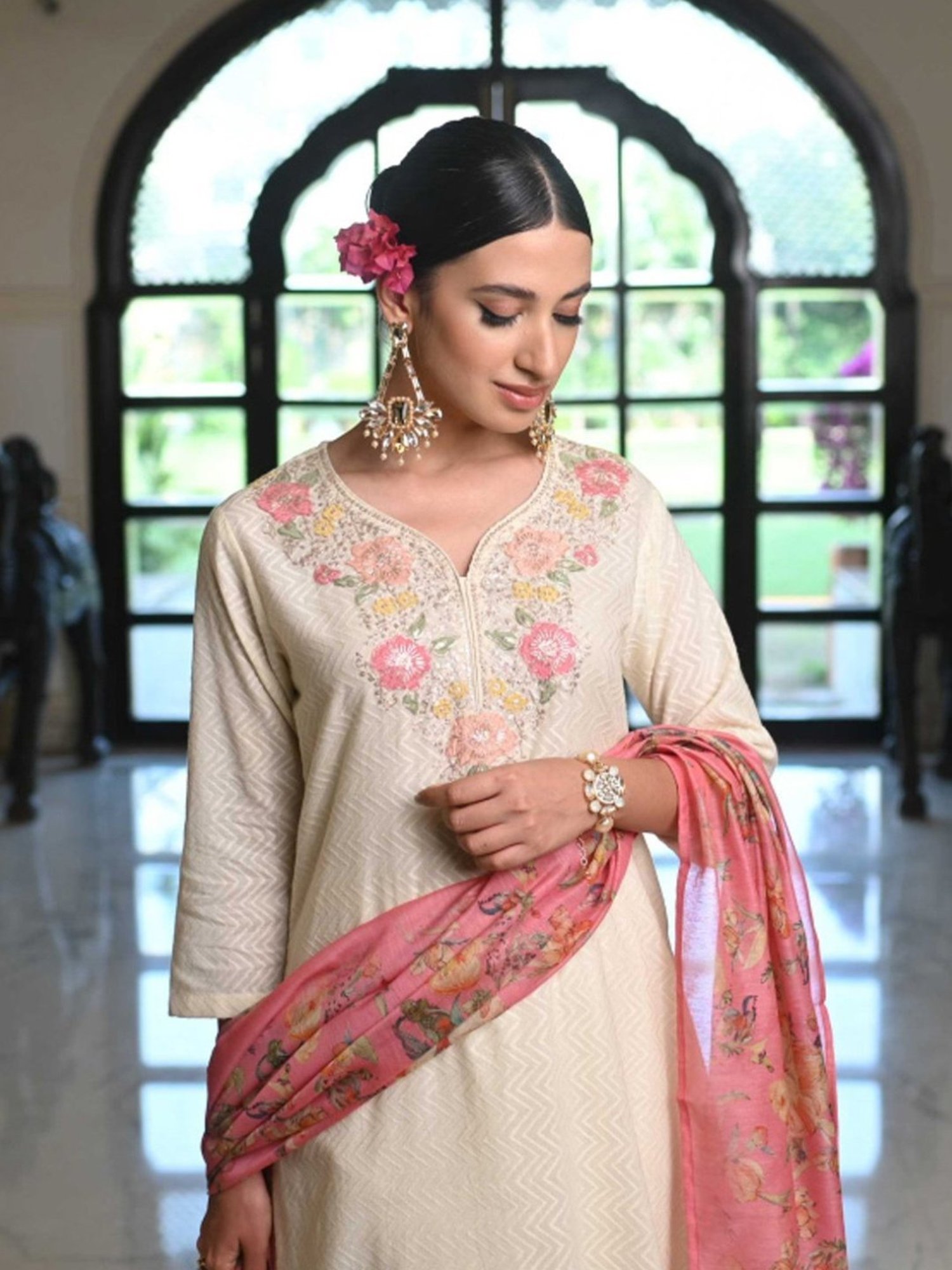 Mahee Jaipur Beige Navaazish Embroidered Kurta with Floral print Dupatta