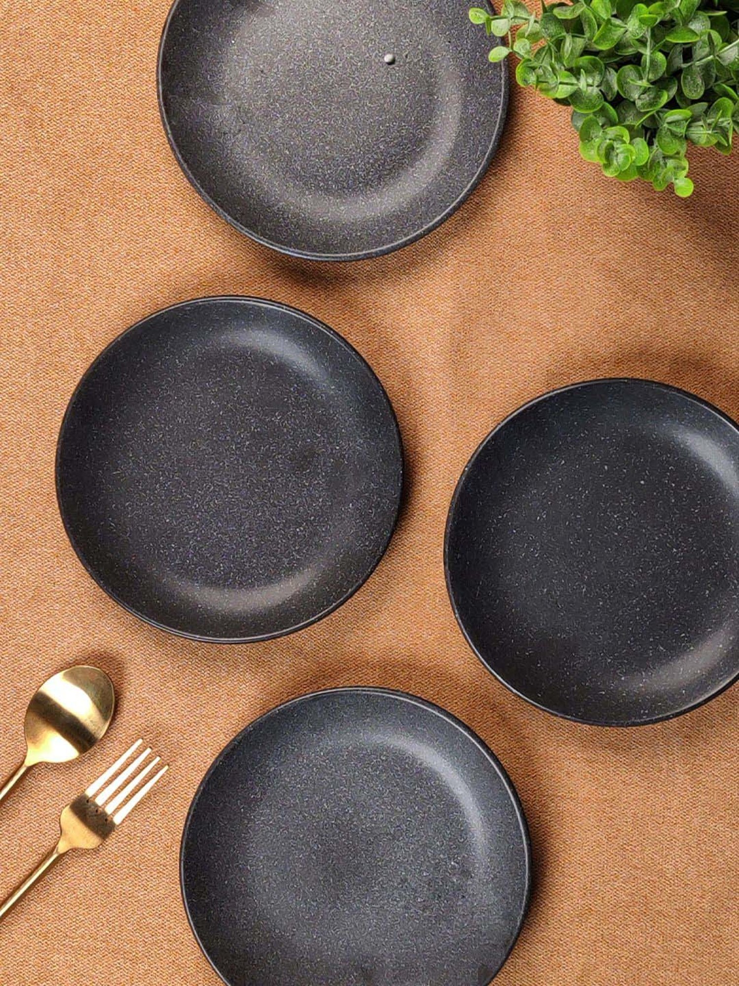 Pure Home and Living Transparent Glass Textured Dinner Plates