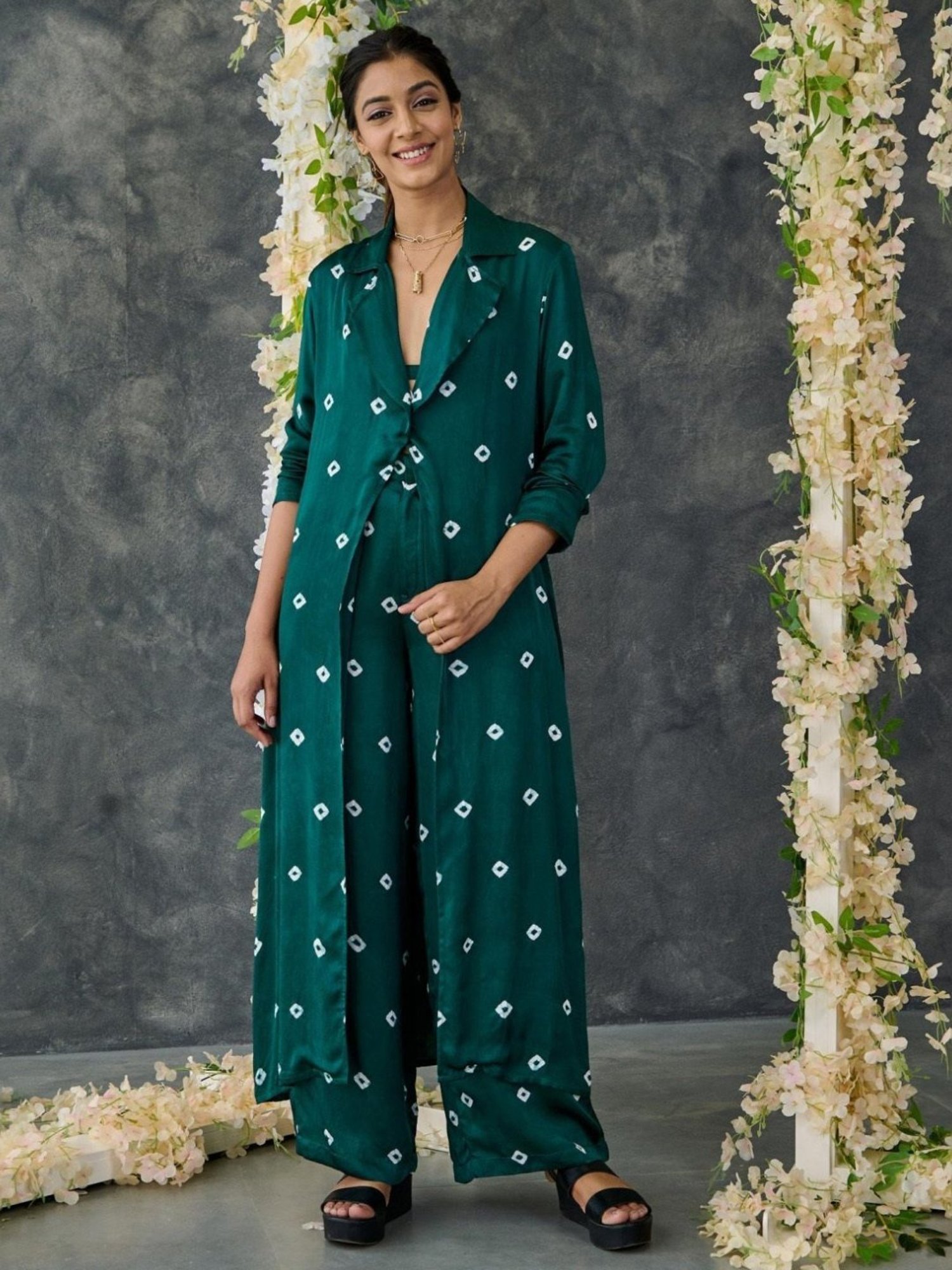 Gulaal Green Bandhani Modal Satin Shrug with Pant