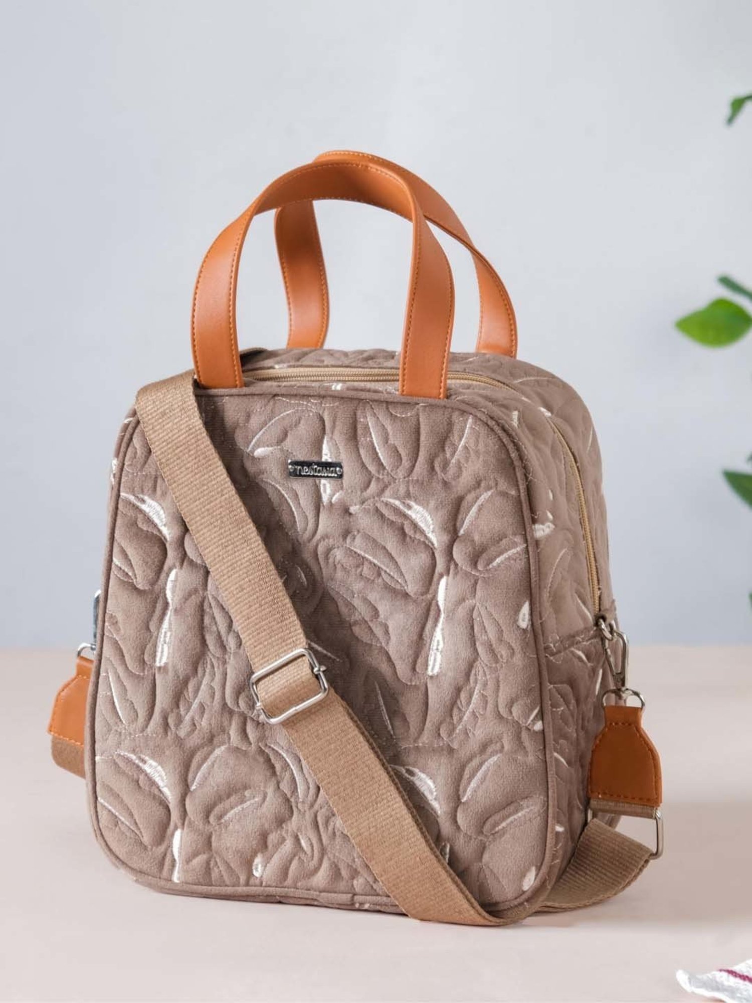 Nestasia High-Quality Insulated Velvet Beige Lunch Bag With Adjustable Shoulder Strap & Handles
