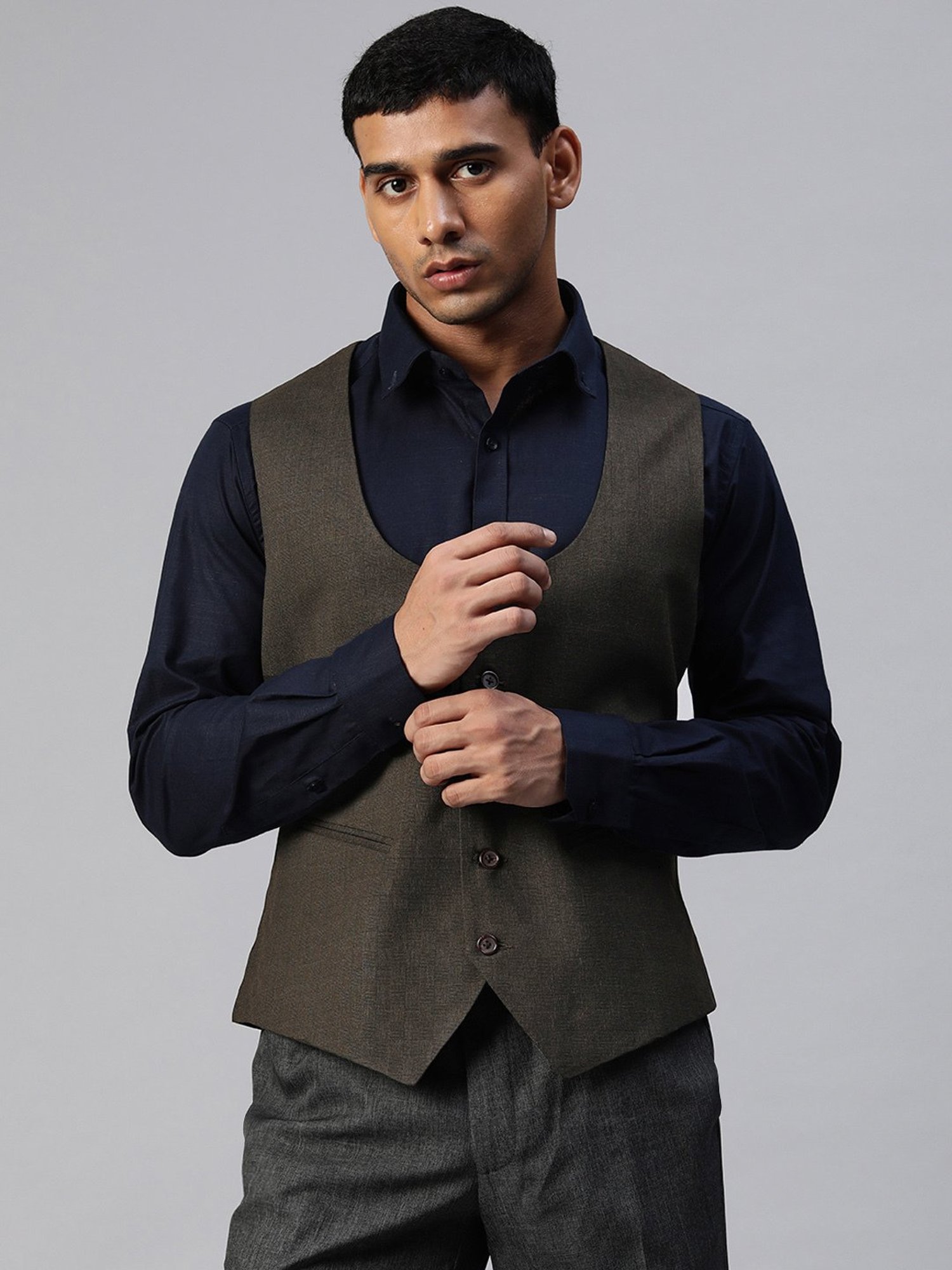 ManQ Dark Brown Sleeveless Scoop Neck Waistcoat