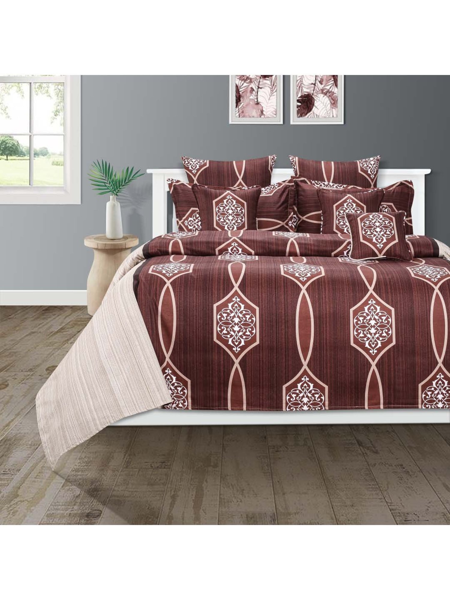 Swayam Zinnia Abstract Maroon 210 TC Cotton King Bedsheet with 2 Pillow Covers