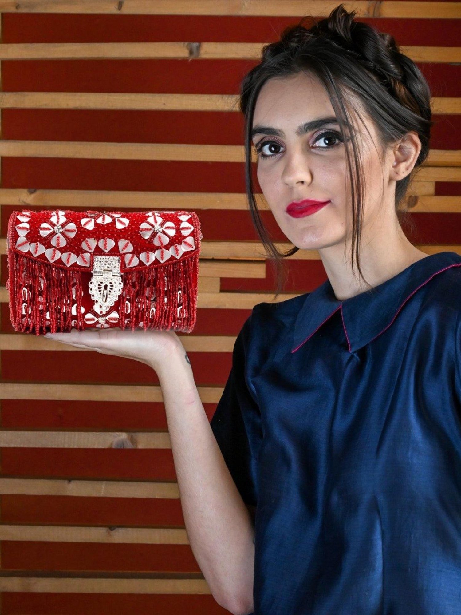 Estee & Lilly Turn Key Closure Clutch - Black