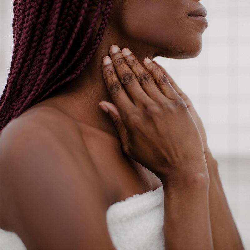 Olay Exfoliating & Moisturizing Body Wash with Sugar, Cocoa Butter and Vitamin B3 - 17.9 fl oz 