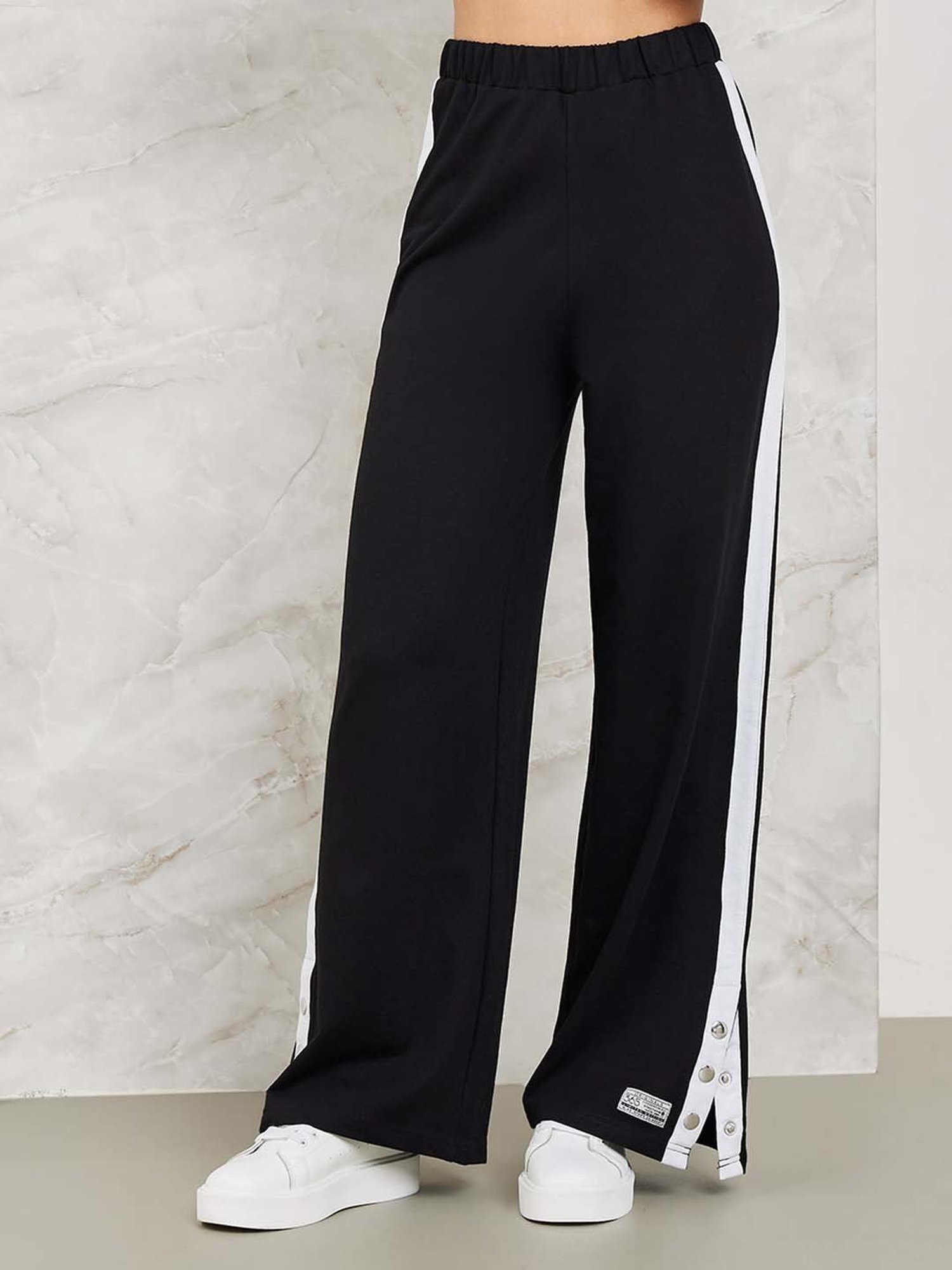 Styli Black Cotton Printed T-Shirt Pant Set