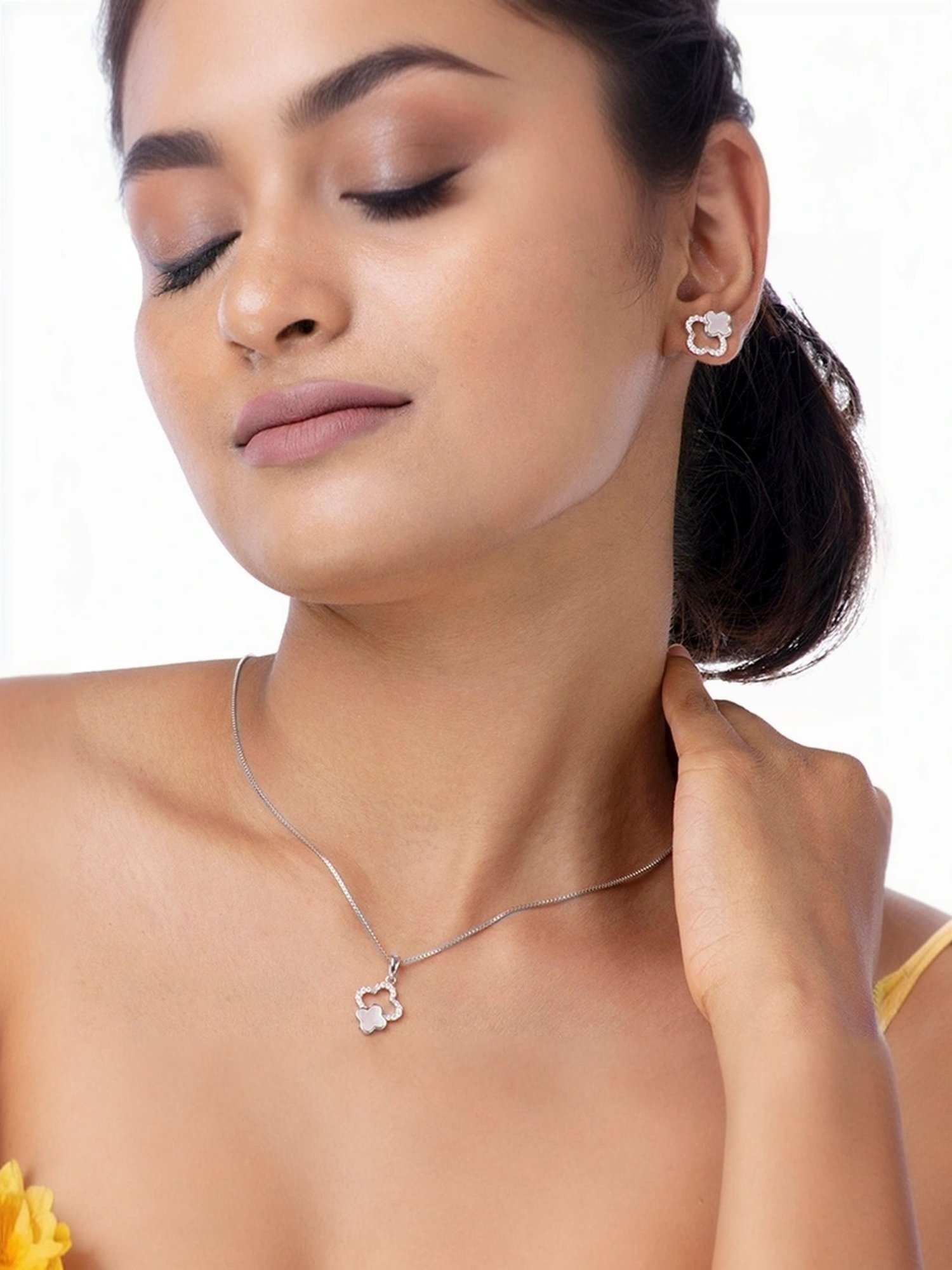 Touch925 Sterling Silver Zircon Bloom Pendant Set for women