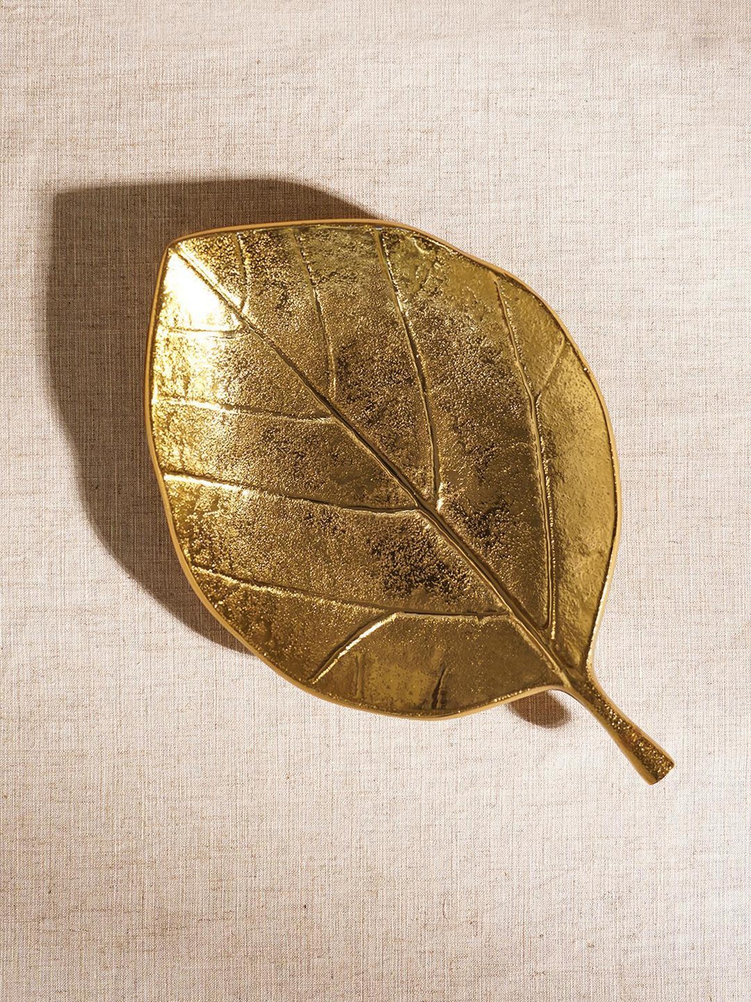 Pure Home and Living Gold Aluminium Textured Decorative Platters