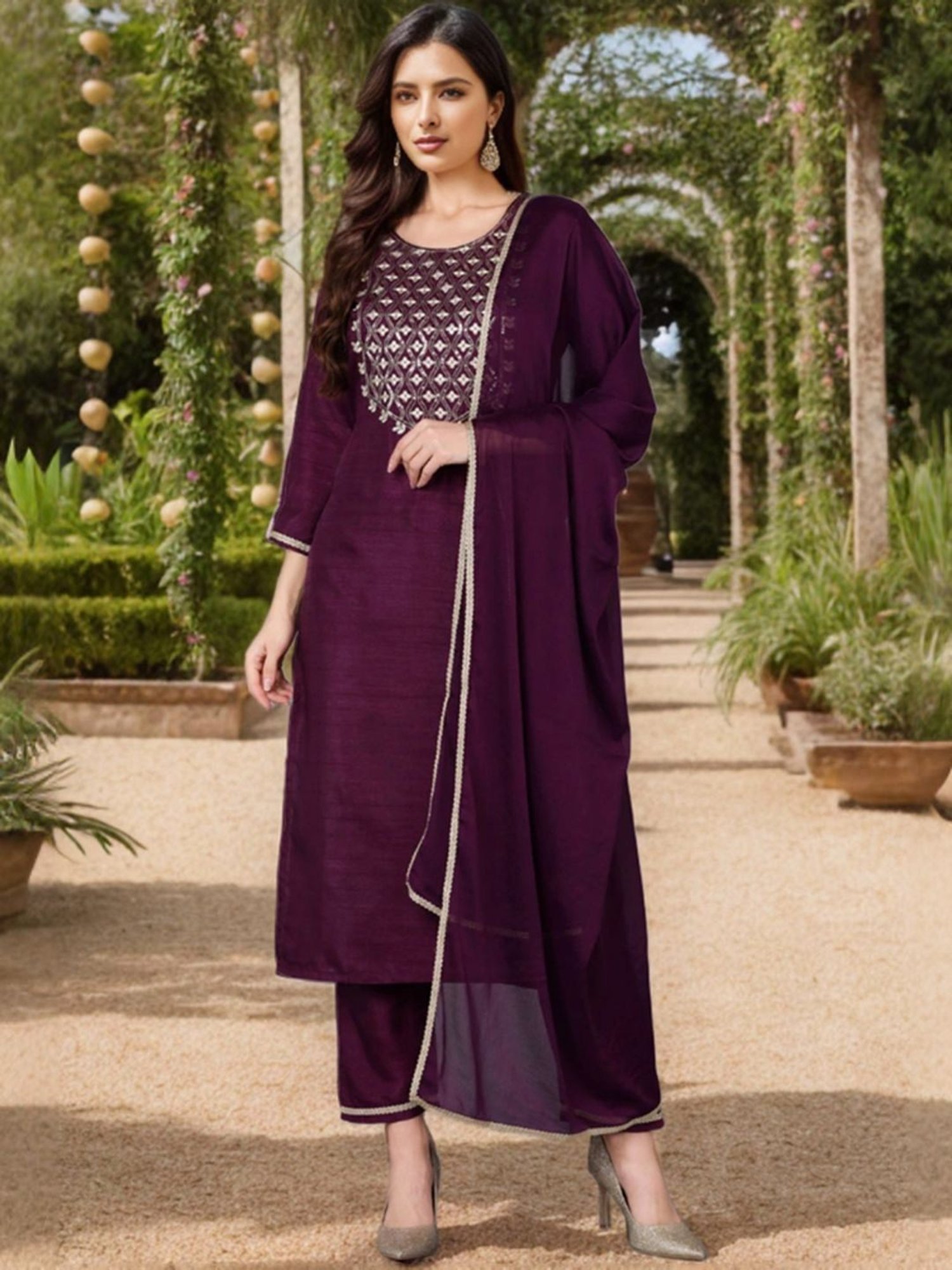 Vaamsi Purple Embroidered Kurta Pant Set With Dupatta