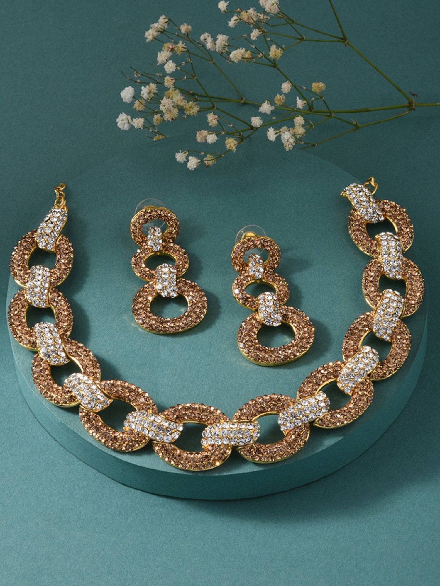 Fida Luxurious Golden Jewellery Set