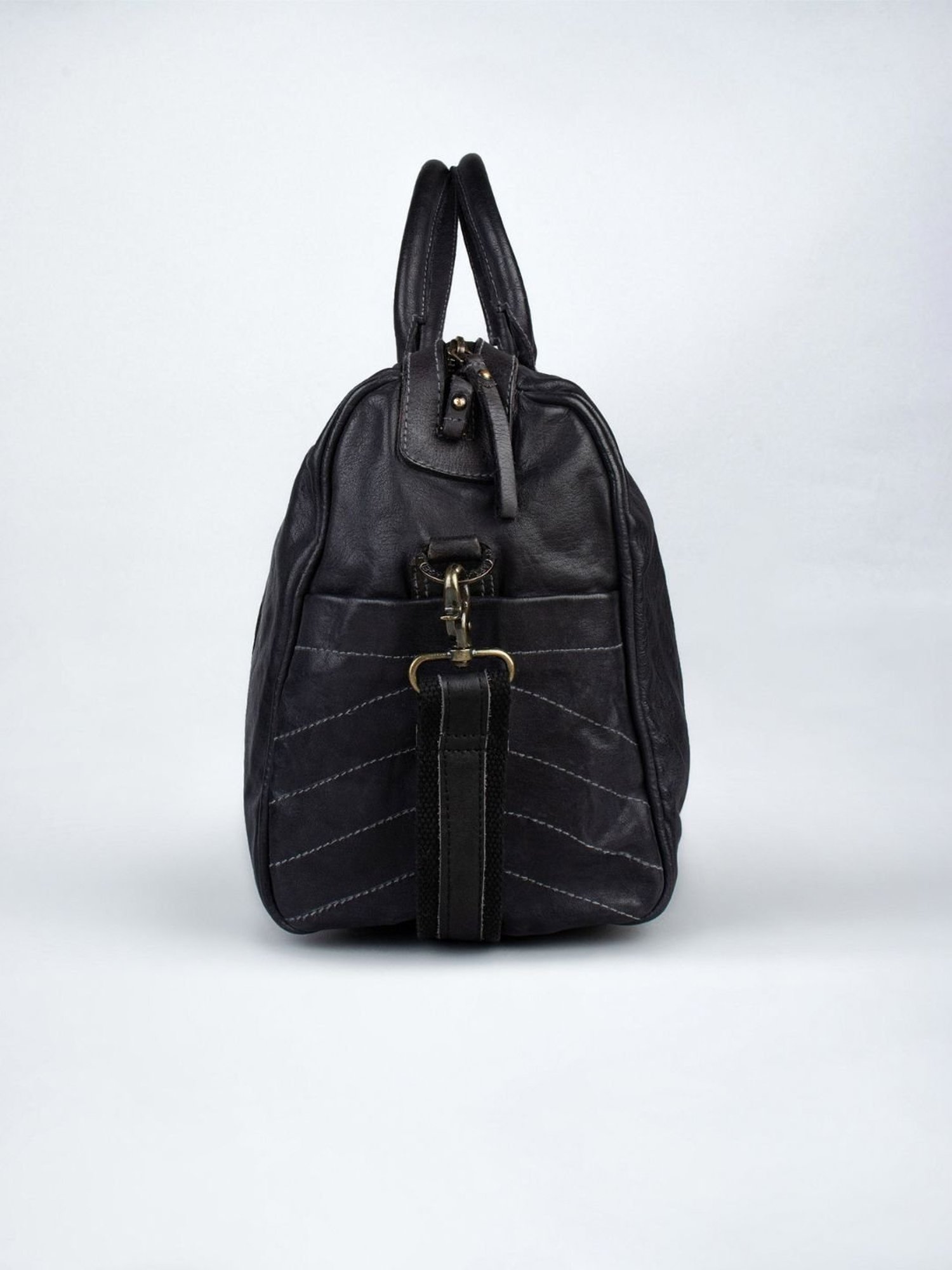 Art N Vintage Alexander Black Leather Solid Extra Large Duffle Bag