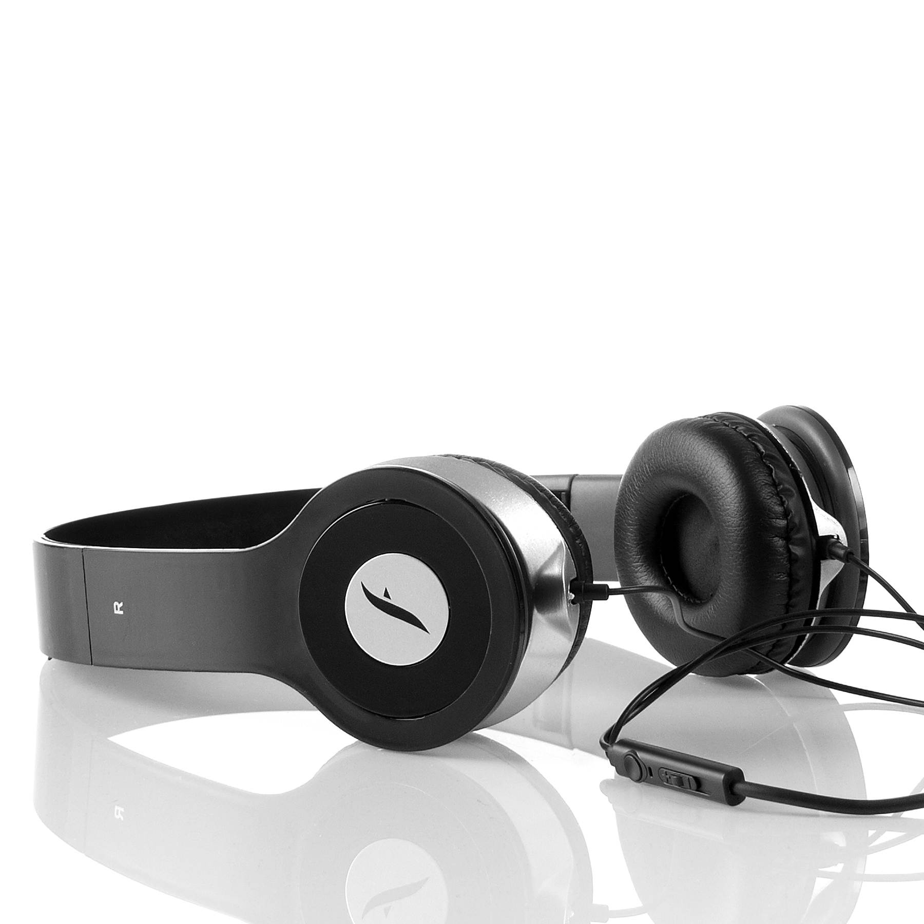 Frisby FHP-900 Portable Lightweight On-Ear Stereo Headphones w/ In-line Microphone & Volume Control