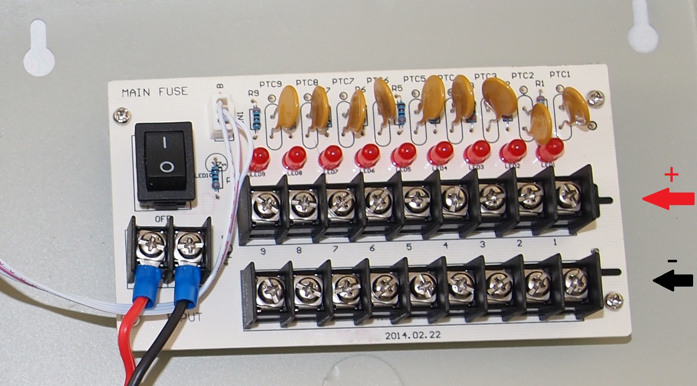 Evertech 9 Channel Power Distribution Box for Security Camera with Key Lock 12V DC 5A Ampere Auto Reset w/CCTV Sign