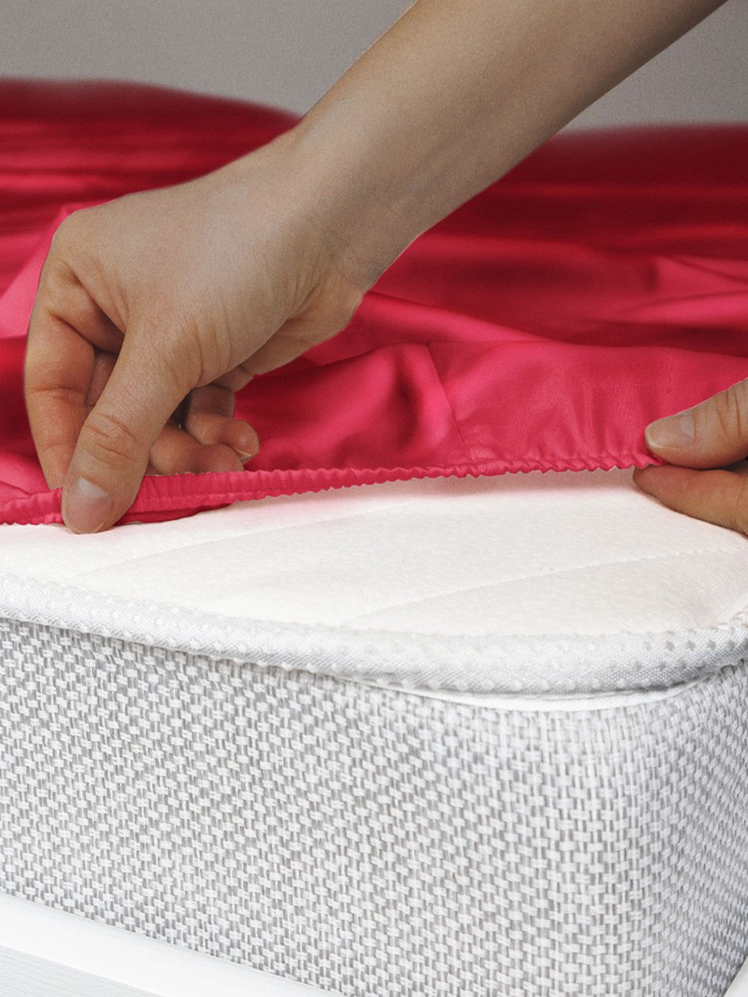 Stoa Paris Red 300 TC Polyester Double Fitted Sheet with 2 Pillow Covers