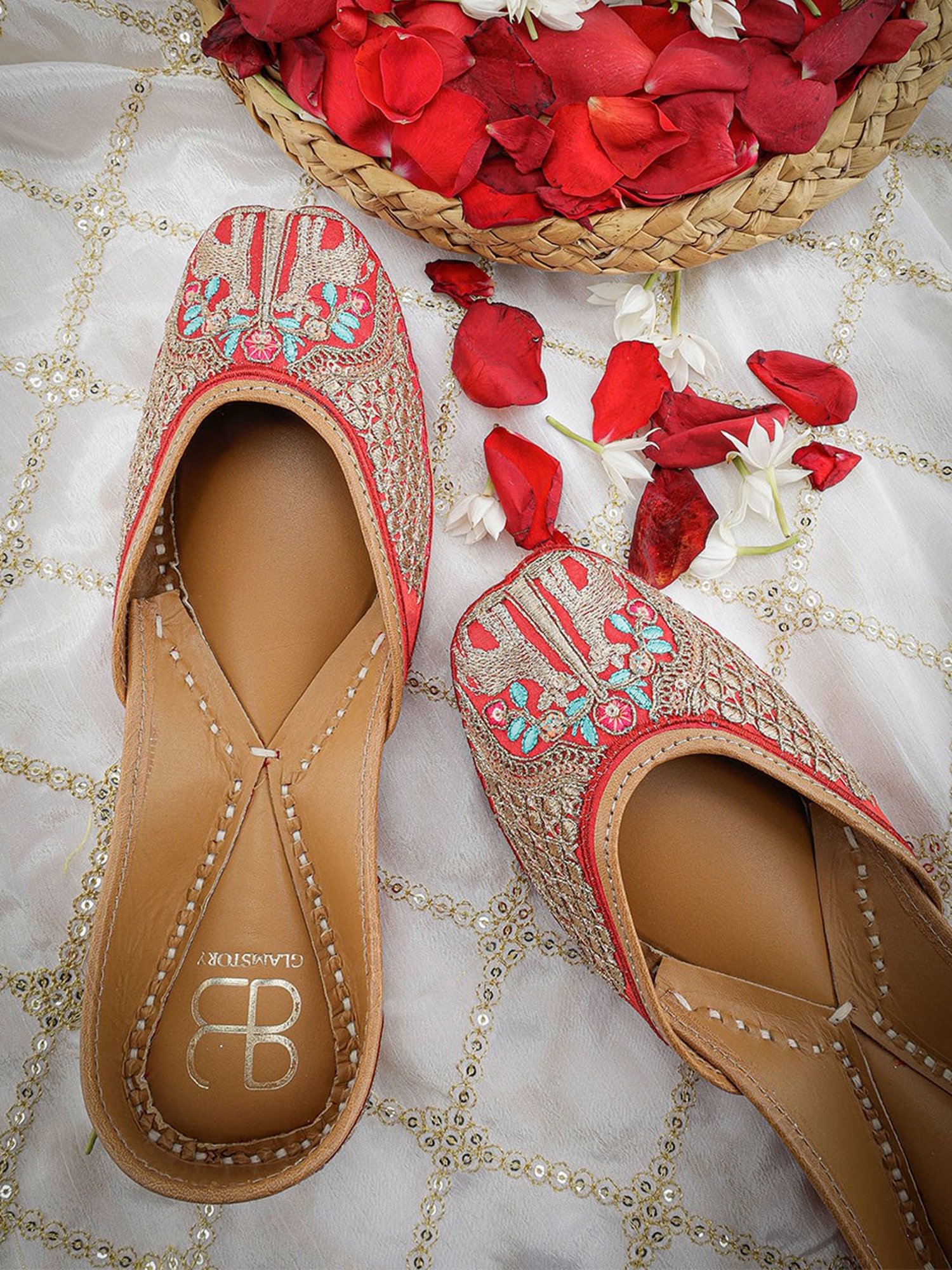 Glam Story Women's Gazelle Red Ethnic Juttis