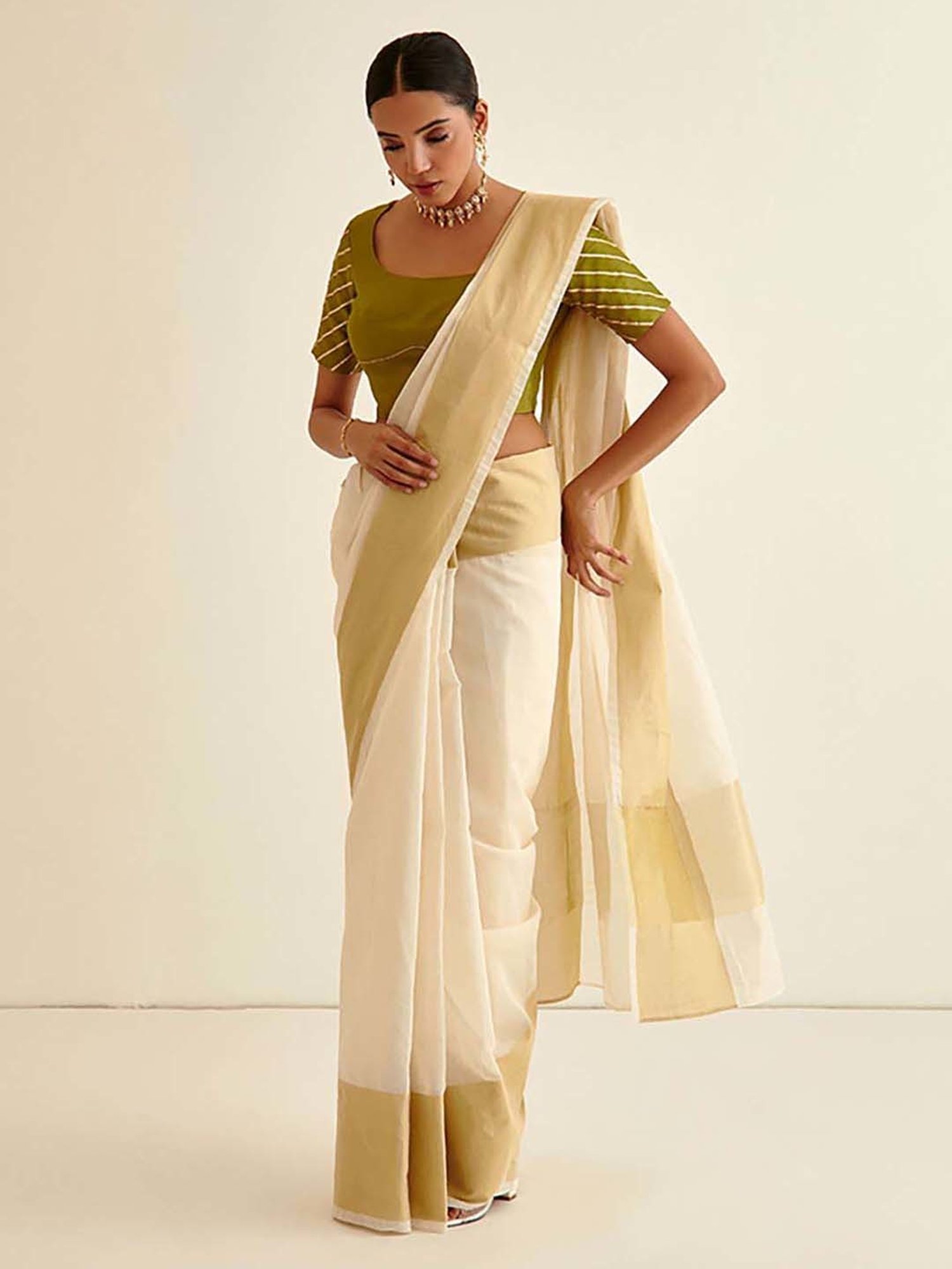 Abhishti White Woven Saree With Unstiched Blouse