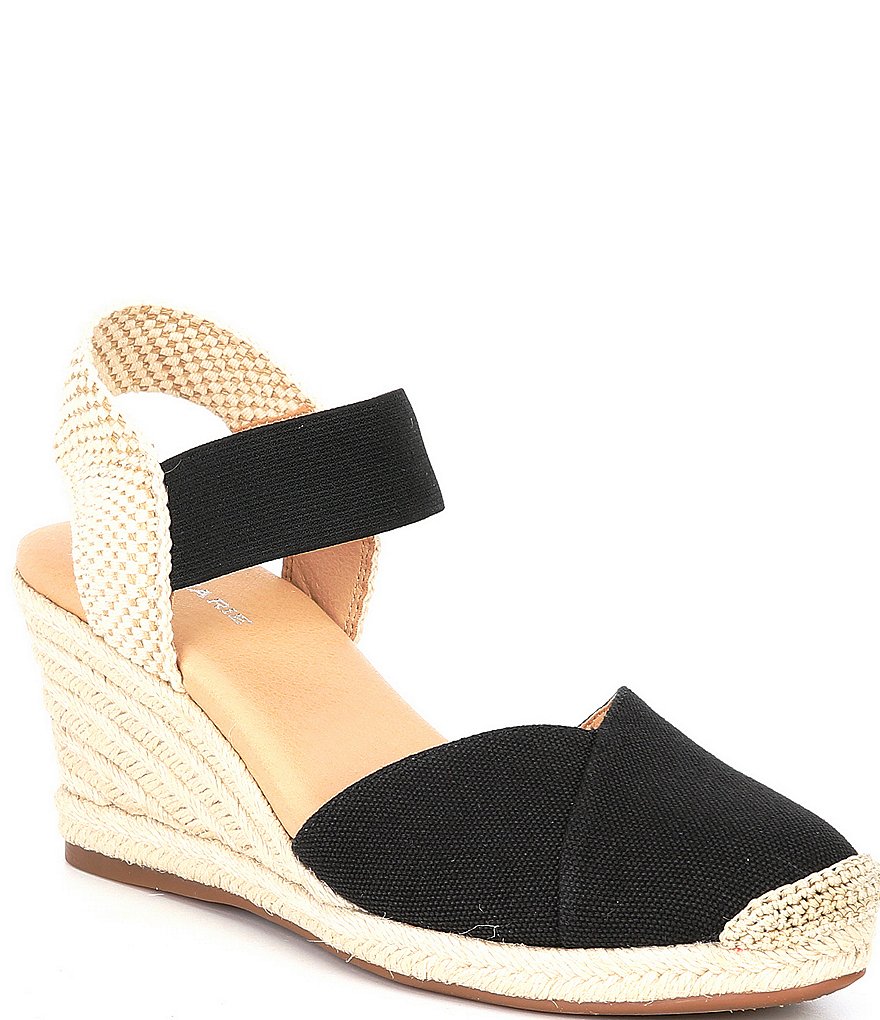 Trotters Kiera Suede Kitten Heel Pumps