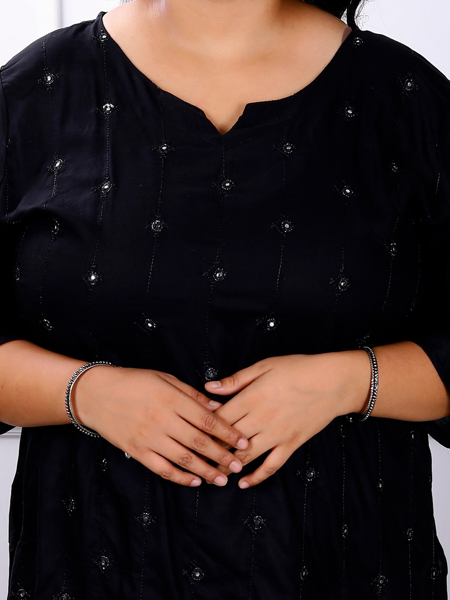 Miravan Black Embroidered Straight Plus Size Kurti