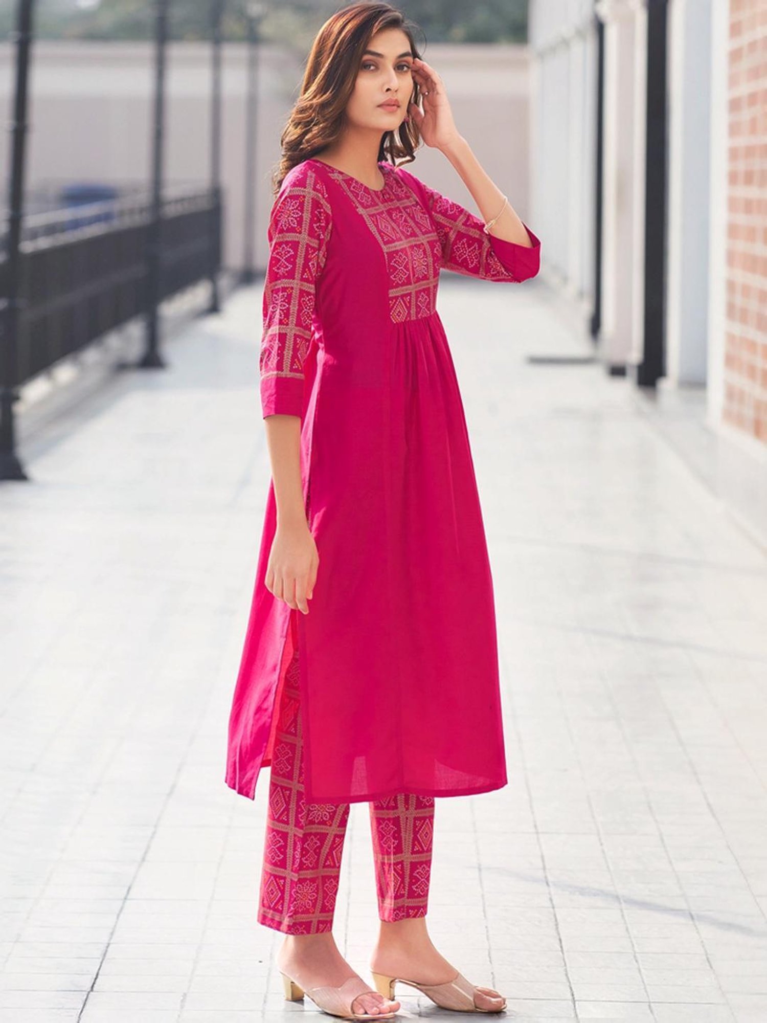 Skylee Pink Printed Kurta Pant Set With Dupatta