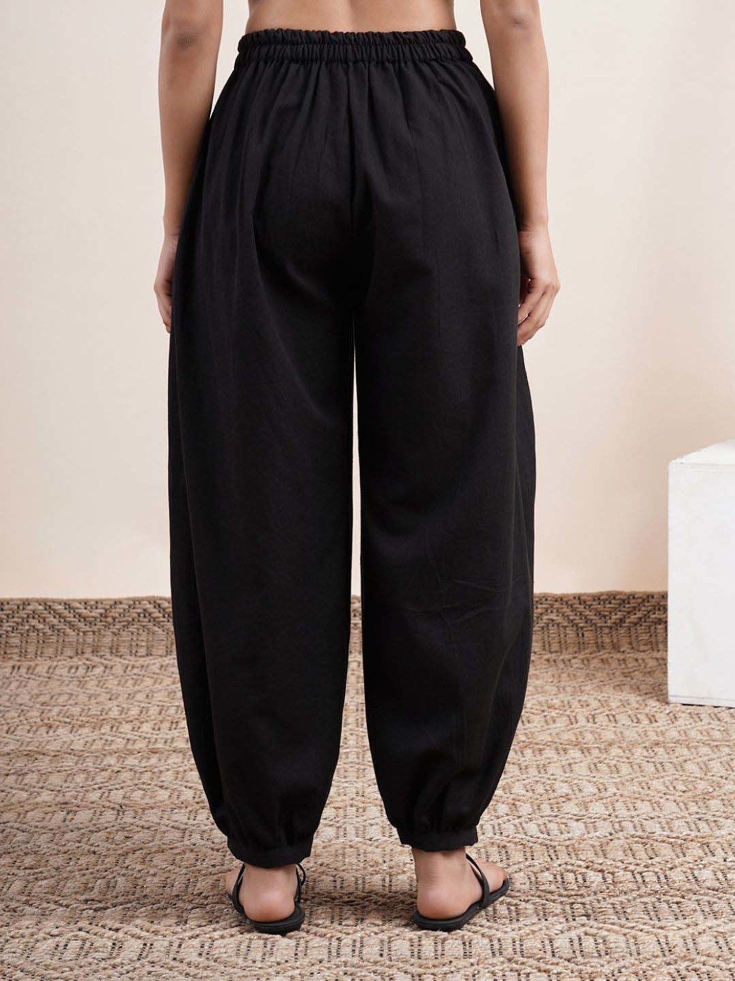 Abhishti Black Regular Fit Pathani Pants