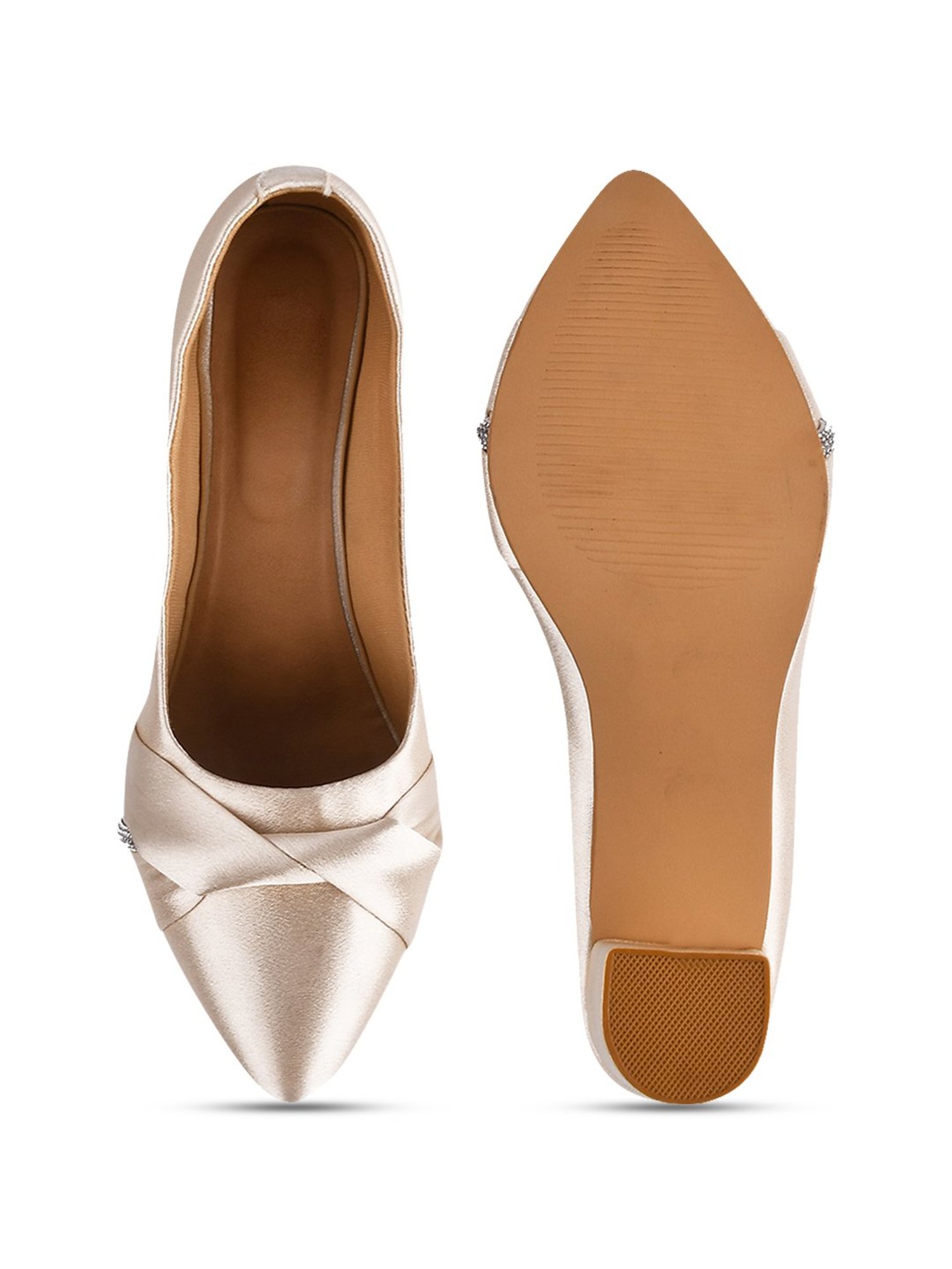 The White Pole Women's Cream Casual Pumps