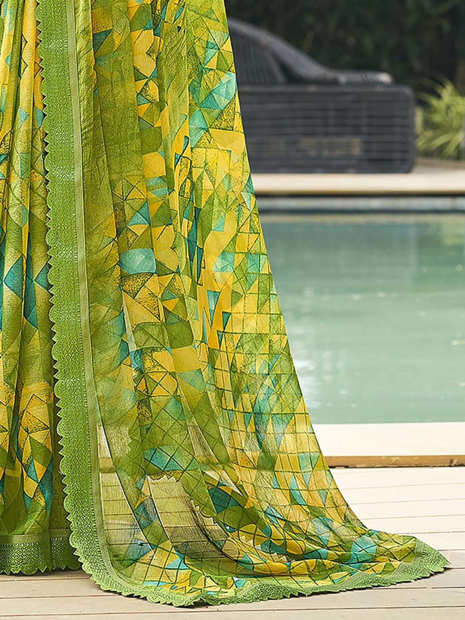 Saree Mall Green Printed Saree With Unstitched Blouse