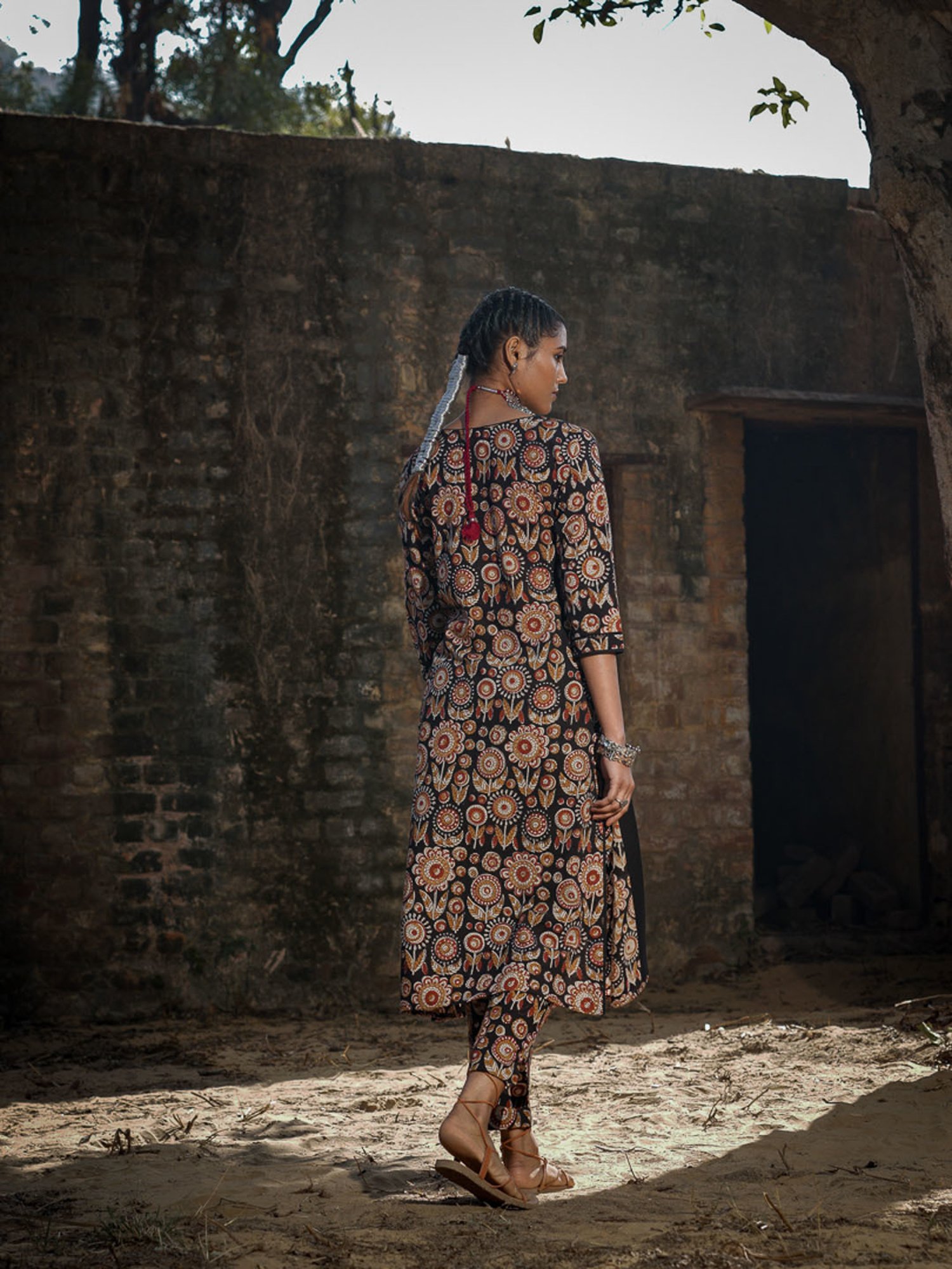 Akiso Black Block Printed Straight Kurta On Yoke And Straight Pants Set ( Set Of 2 )