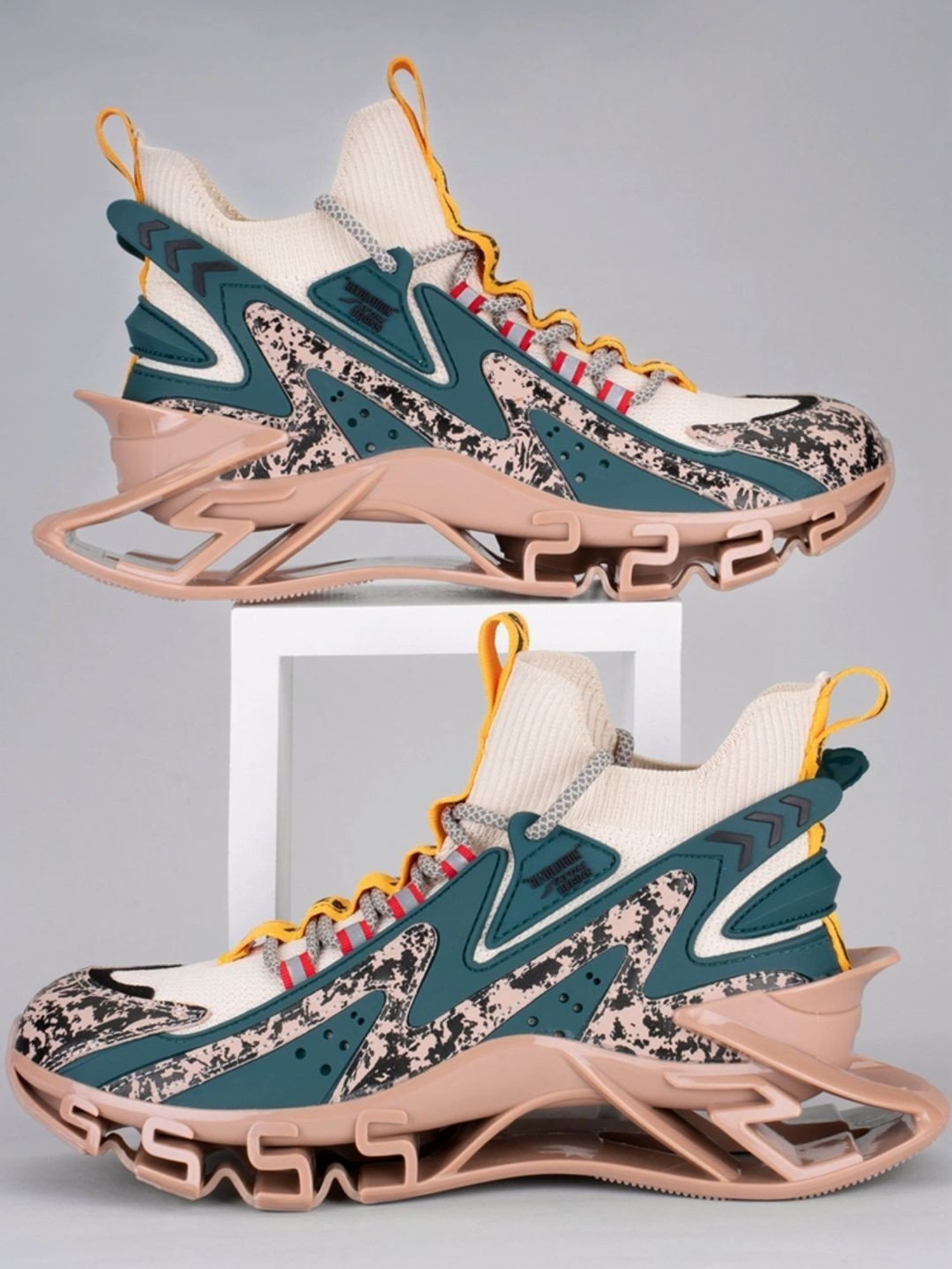 Atom Men's Multi Print Beige Running Shoes