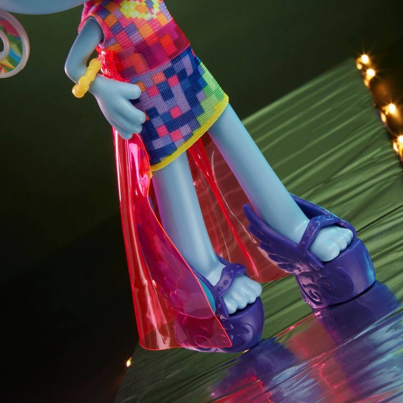 DreamWorks Trolls Glam Chenille Fashion Doll