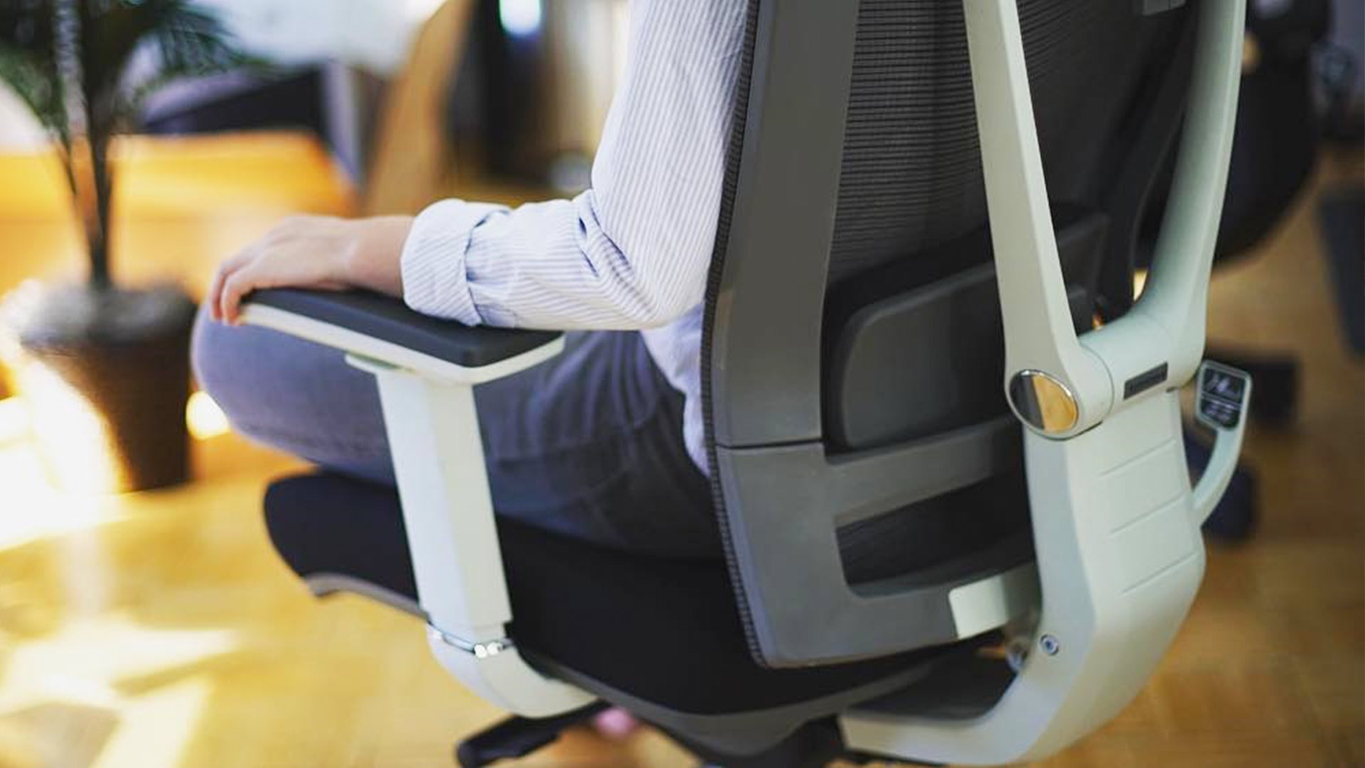 Autonomous Ergonomic Office Chair - ErgoChair Pro Black & White