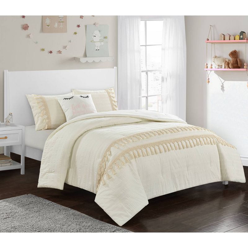 Twin/Twin XL Floral & Fringe Comforter Set Off-White - Heritage Club