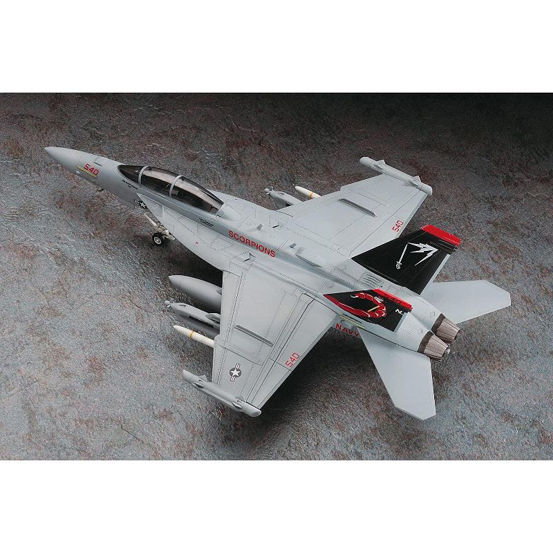 Hasegawa 01568 Boeing EA-18G Growler USN ECM Aircraft 1/72 Scale Model Kit