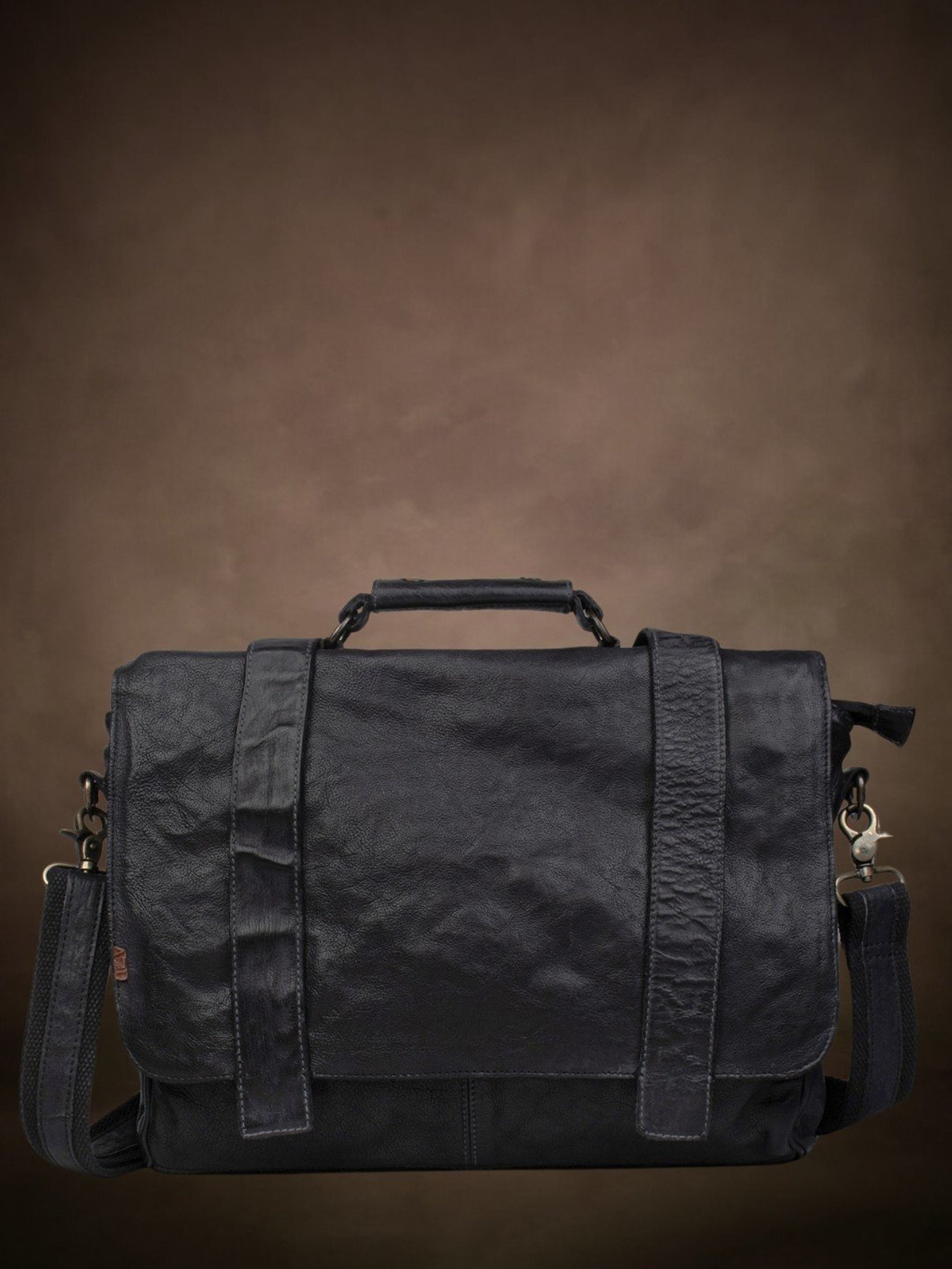 Art N Vintage Axel Black Leather Solid Large Laptop Messenger Bag