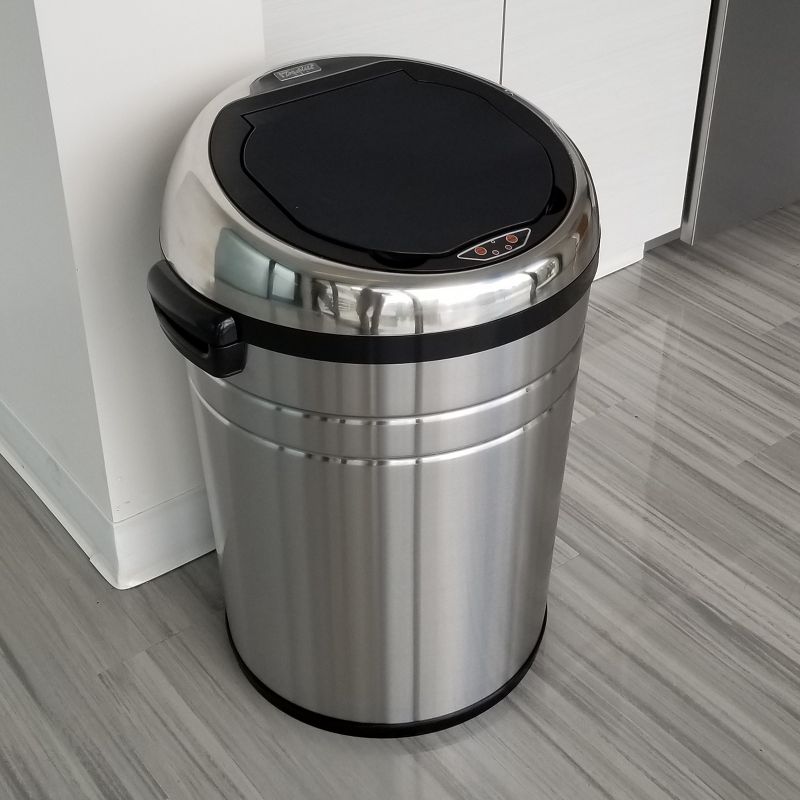 Rubbermaid 8 Quart Traditional Square Top Bedroom, Bathroom, and Office Wastebasket Trash Can, White (2 Pack)