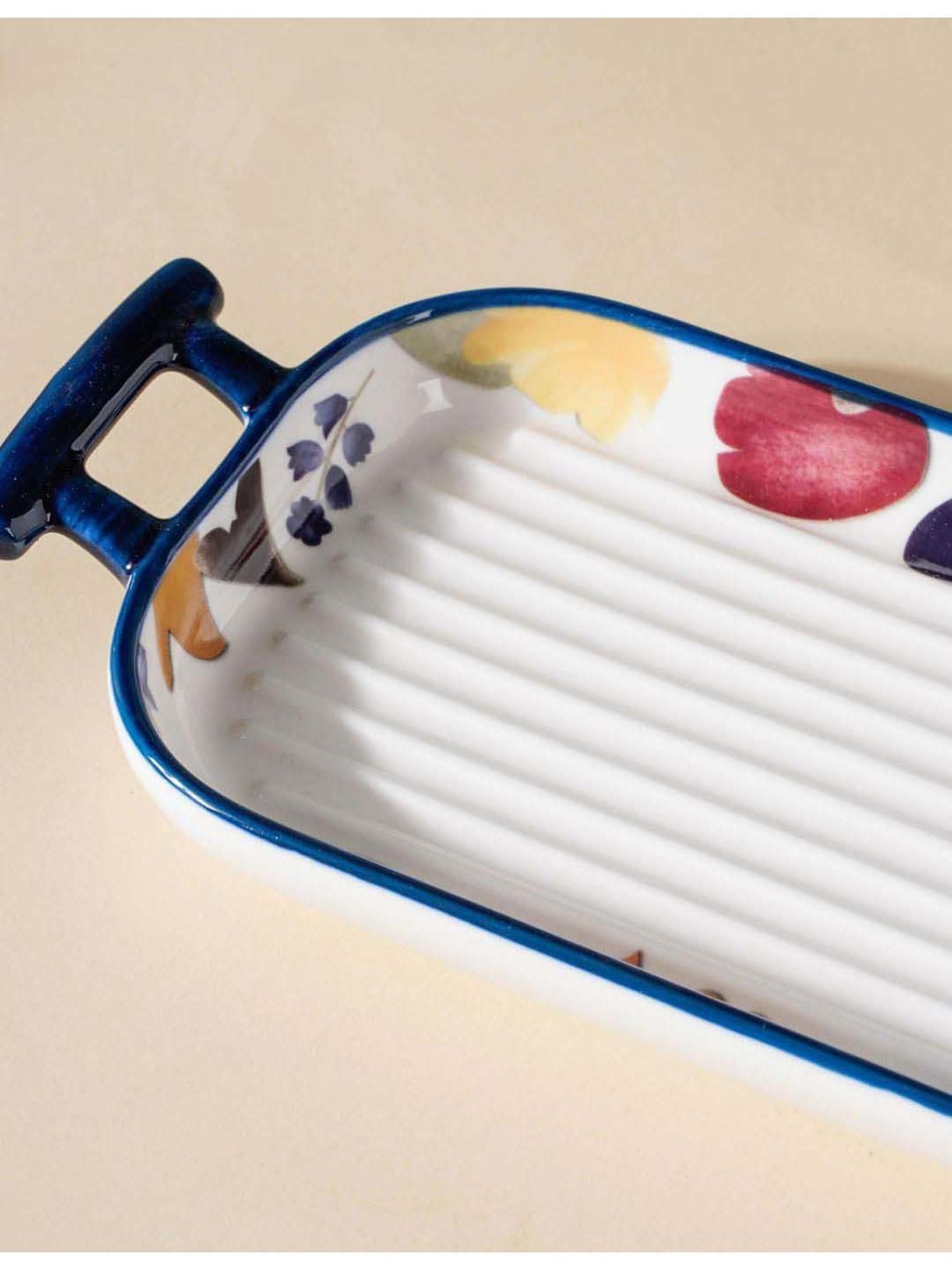 Nestasia Premium Quality Rectangular Microwave Safe Floral Baking Tray With Handle & Blue Rim