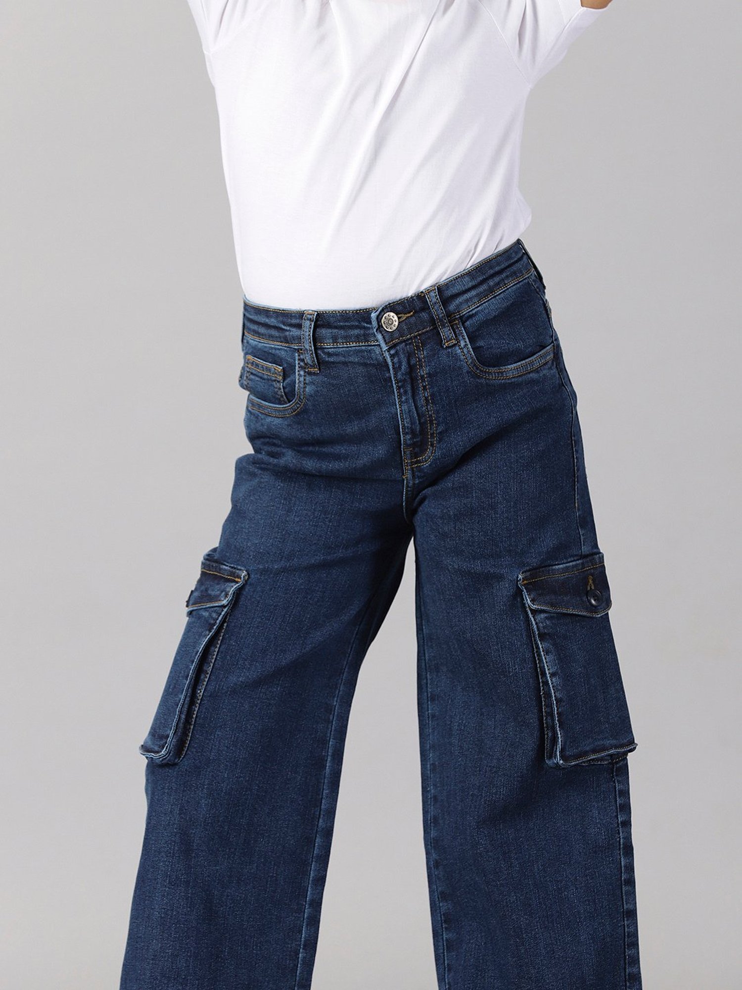 Kiddopanti Kids White & Blue Solid T-Shirt with Cargo Jeans