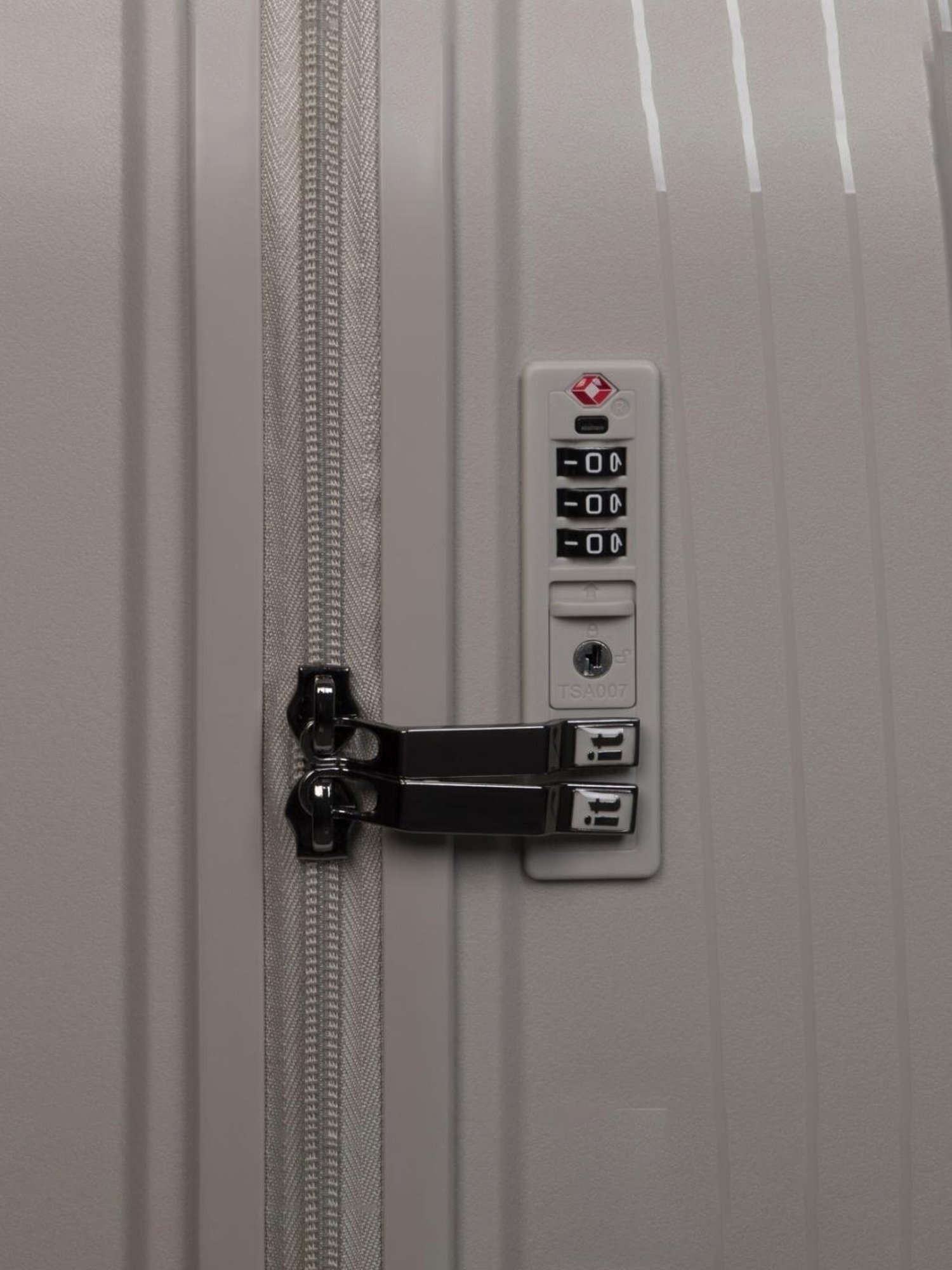 it luggage Spontaneous Beige Combo-28 & 24 inches Expandable Hardsided Luggage Trolley with TSA Lock