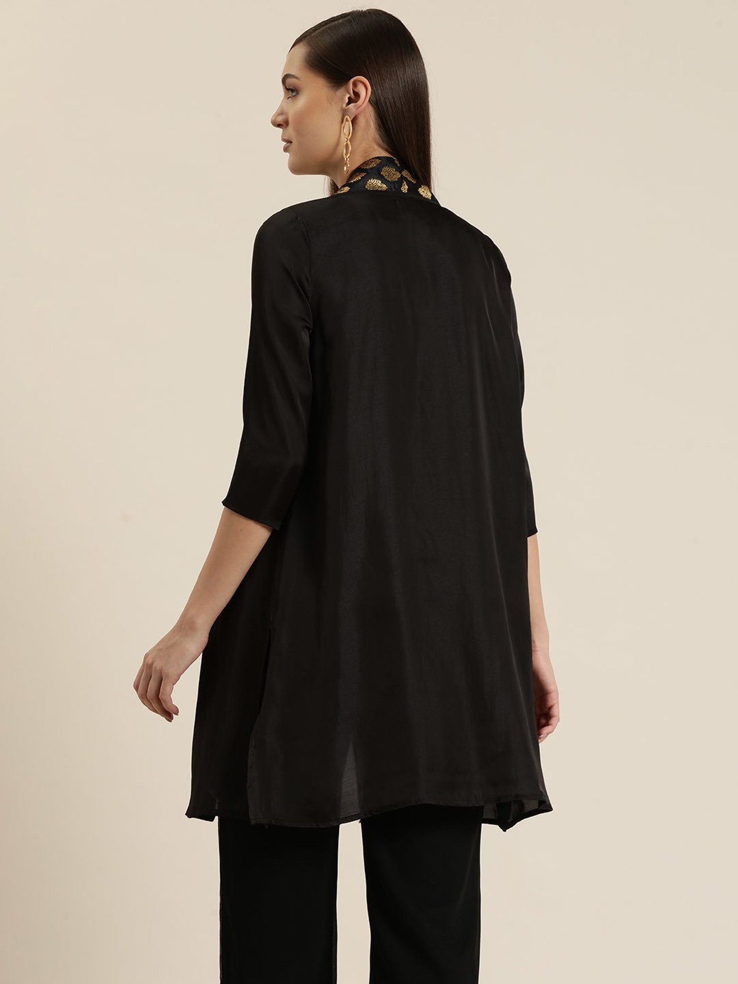 Akkriti by Pantaloons Off-White Self Pattern Shrug